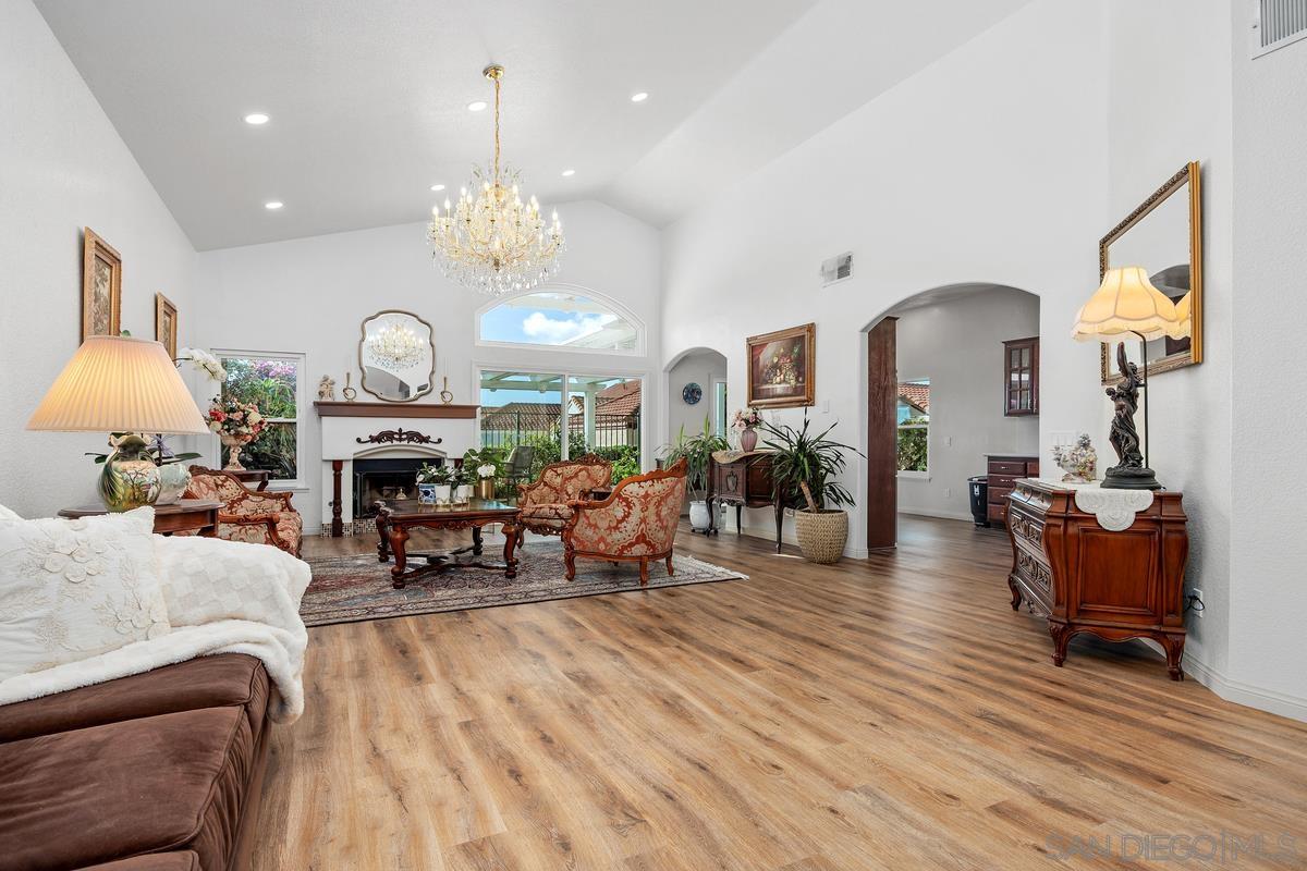 Detail Gallery Image 12 of 32 For 1225  via Rafael, San Marcos,  CA 92078 - 4 Beds | 2 Baths