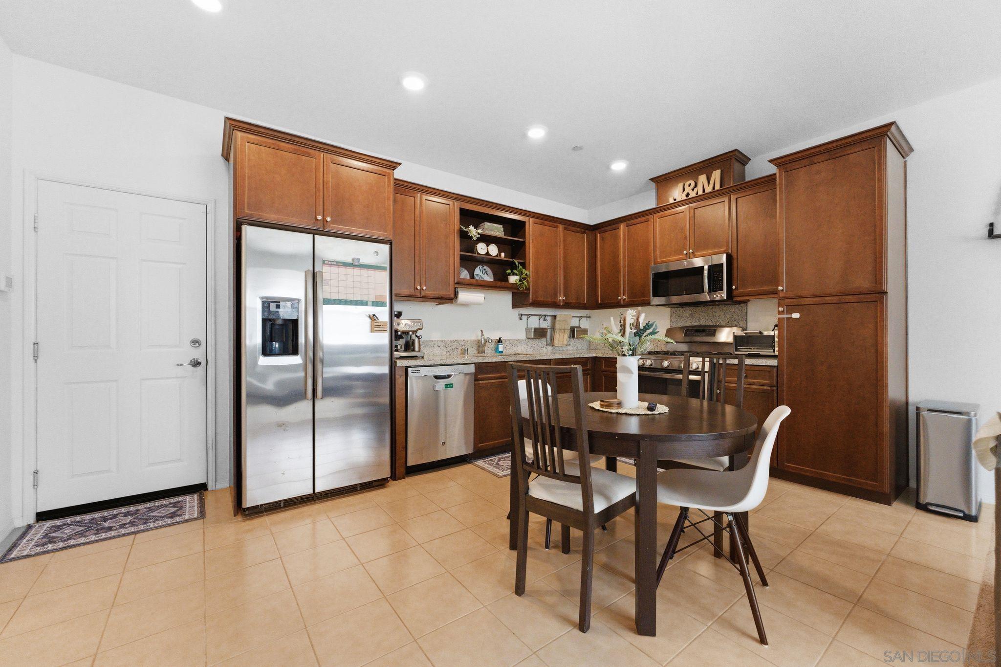 Detail Gallery Image 17 of 50 For 1512  Champion Lane  #UNIT 2,  Chula Vista,  CA 91915 - 3 Beds | 2/1 Baths