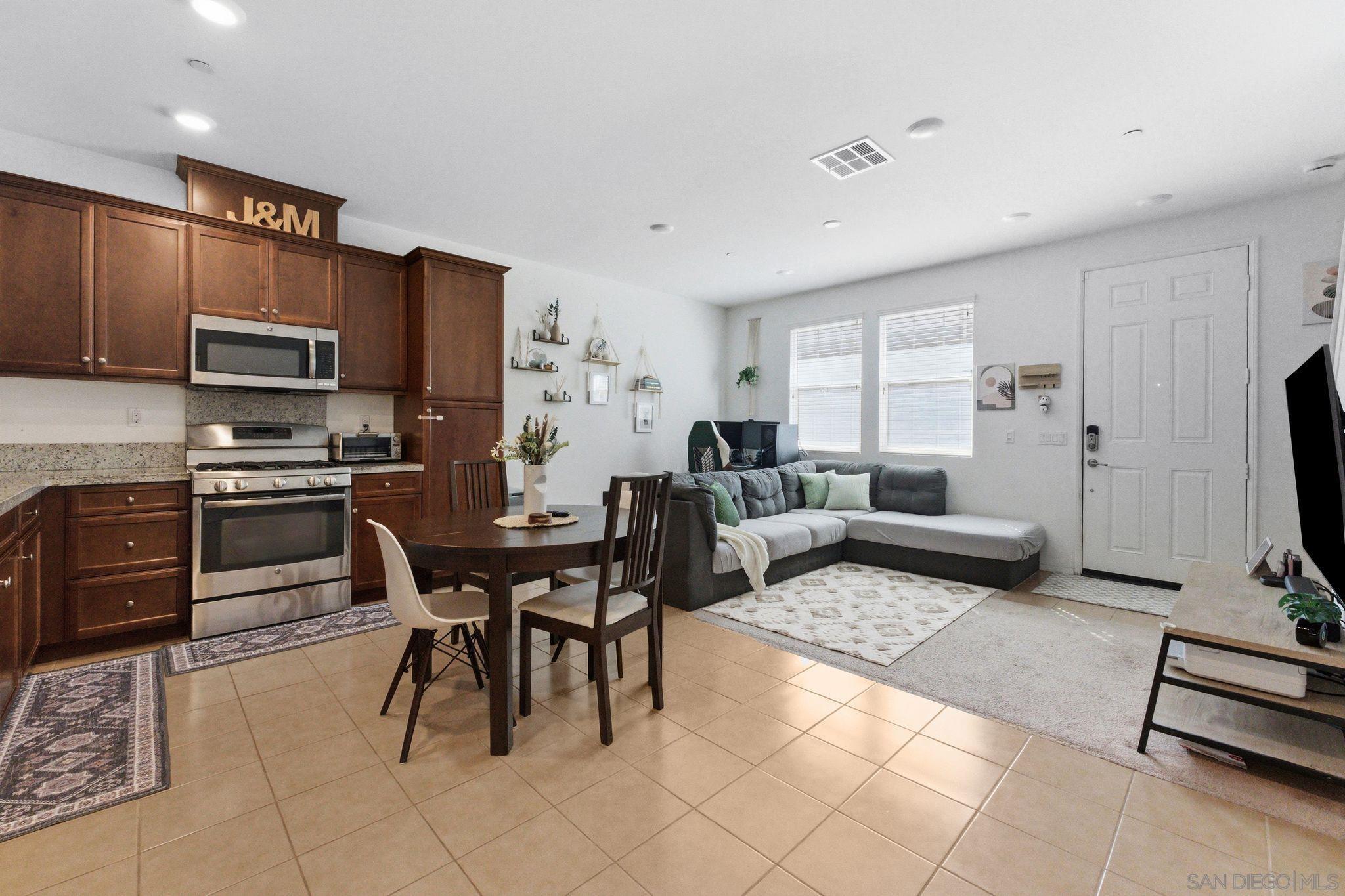 Detail Gallery Image 19 of 50 For 1512  Champion Lane  #UNIT 2,  Chula Vista,  CA 91915 - 3 Beds | 2/1 Baths