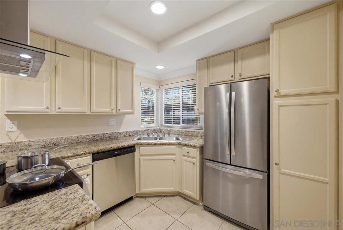 Detail Gallery Image 5 of 29 For 4829  Bella Pacific Row  #116,  San Diego,  CA 92109 - 2 Beds | 2 Baths