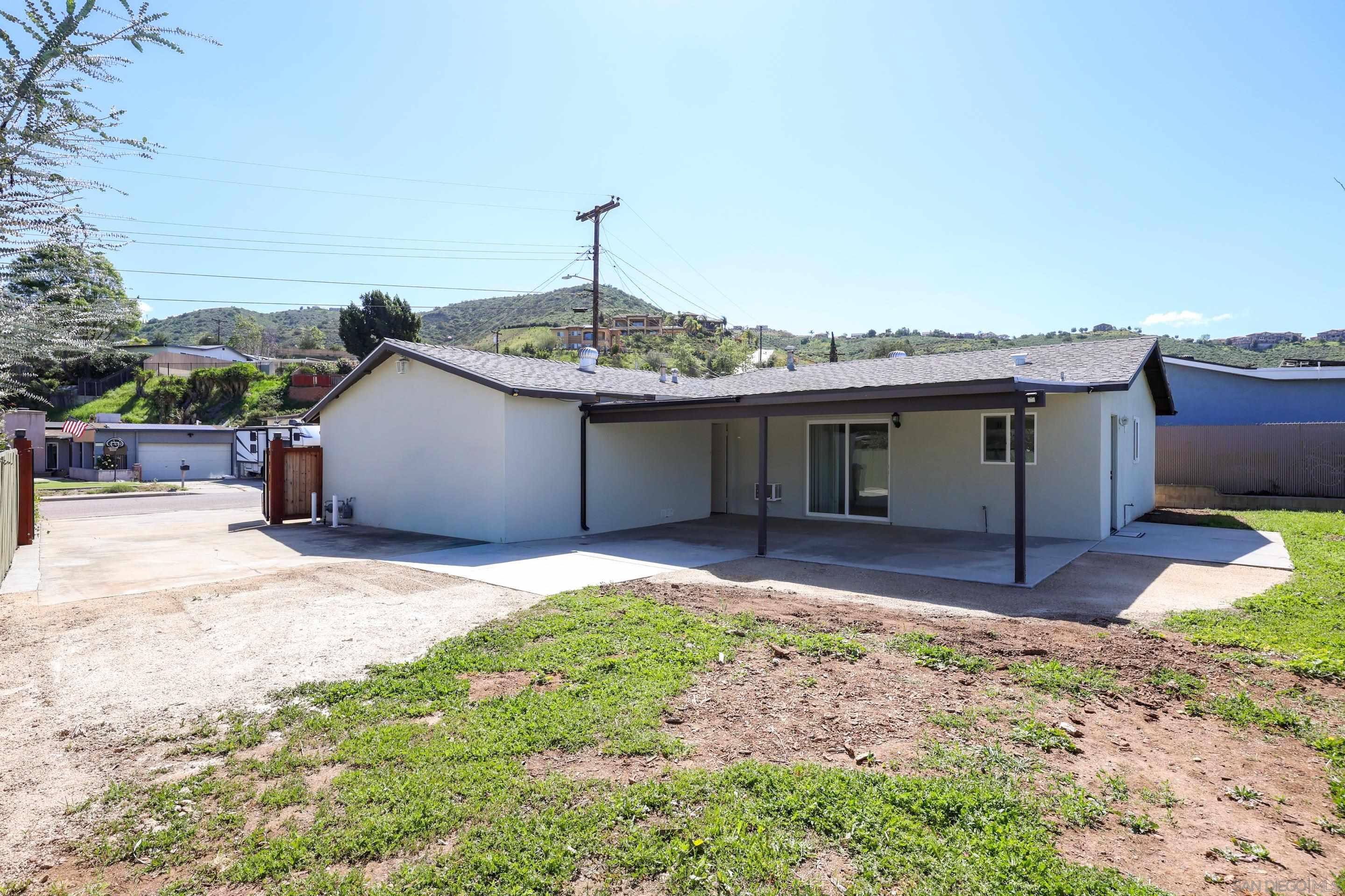Detail Gallery Image 21 of 30 For 11102  Shadow Hill Way, Santee,  CA 92071 - 3 Beds | 2 Baths