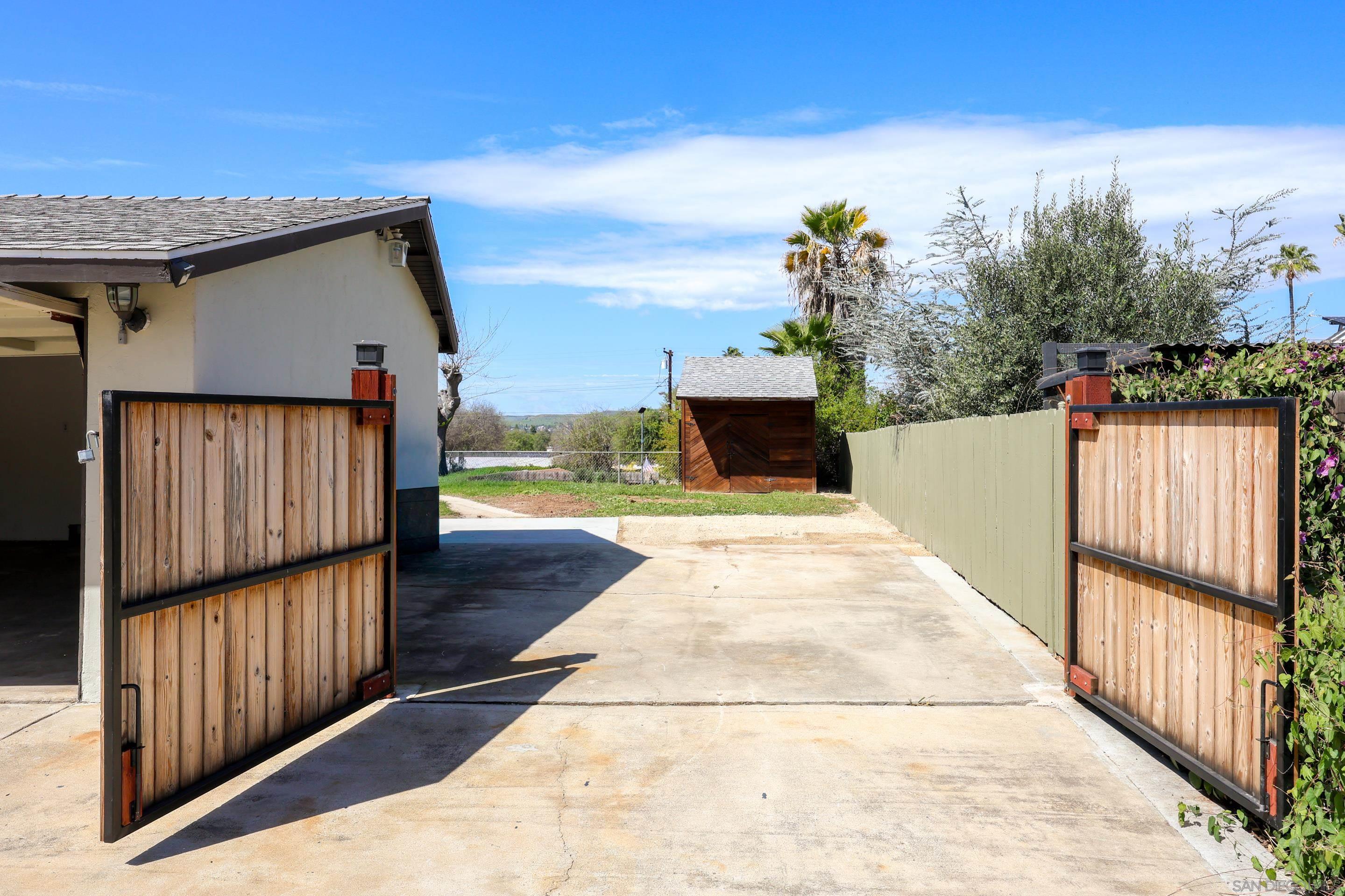 Detail Gallery Image 24 of 30 For 11102  Shadow Hill Way, Santee,  CA 92071 - 3 Beds | 2 Baths