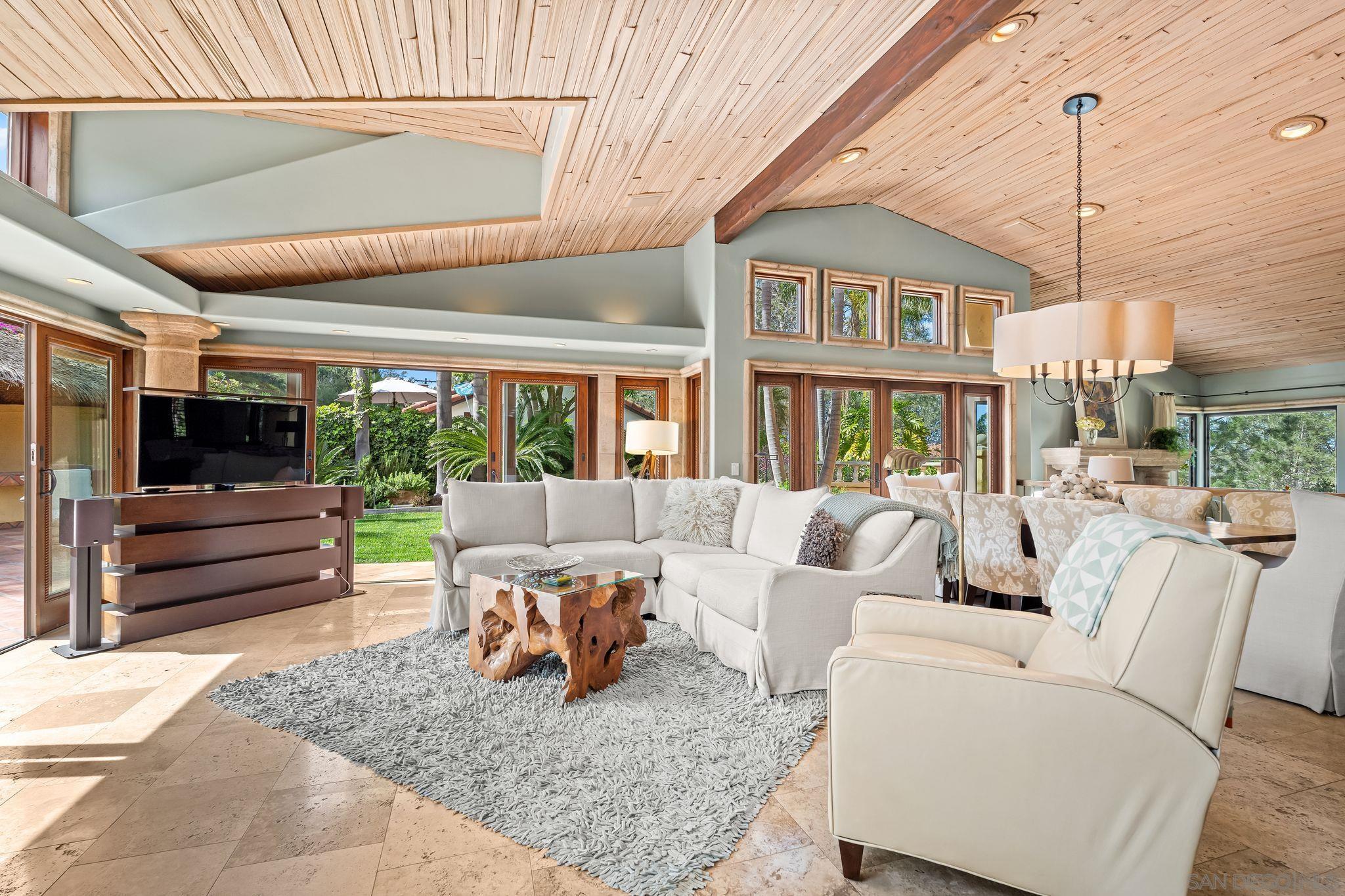 Detail Gallery Image 13 of 75 For 2969  Racetrack View, Del Mar,  CA 92014 - 4 Beds | 4 Baths