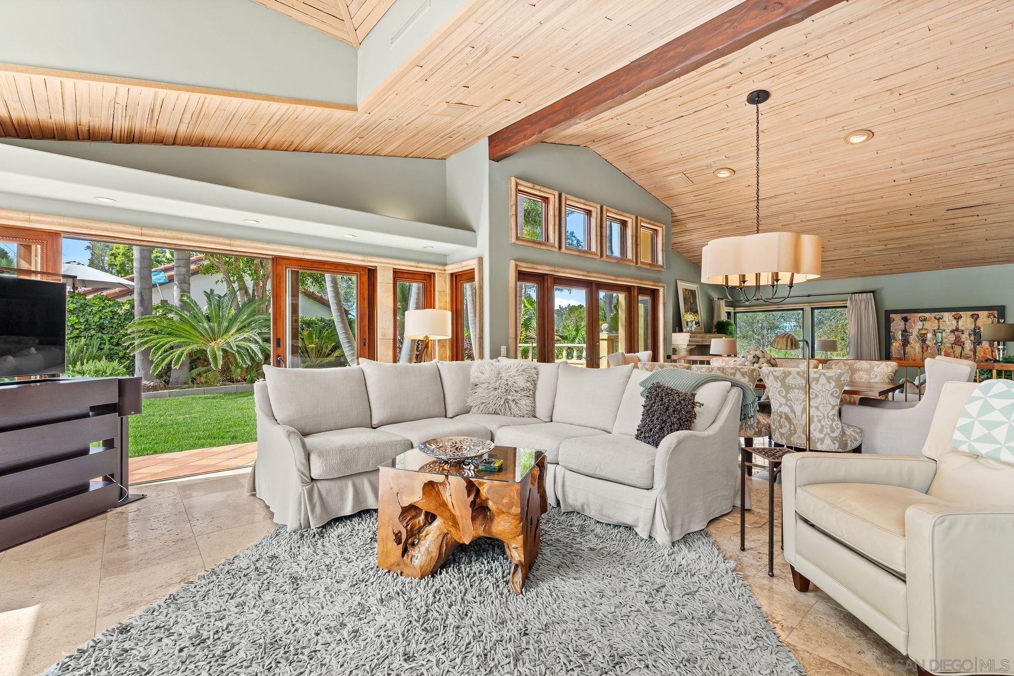 Detail Gallery Image 14 of 75 For 2969  Racetrack View, Del Mar,  CA 92014 - 4 Beds | 4 Baths