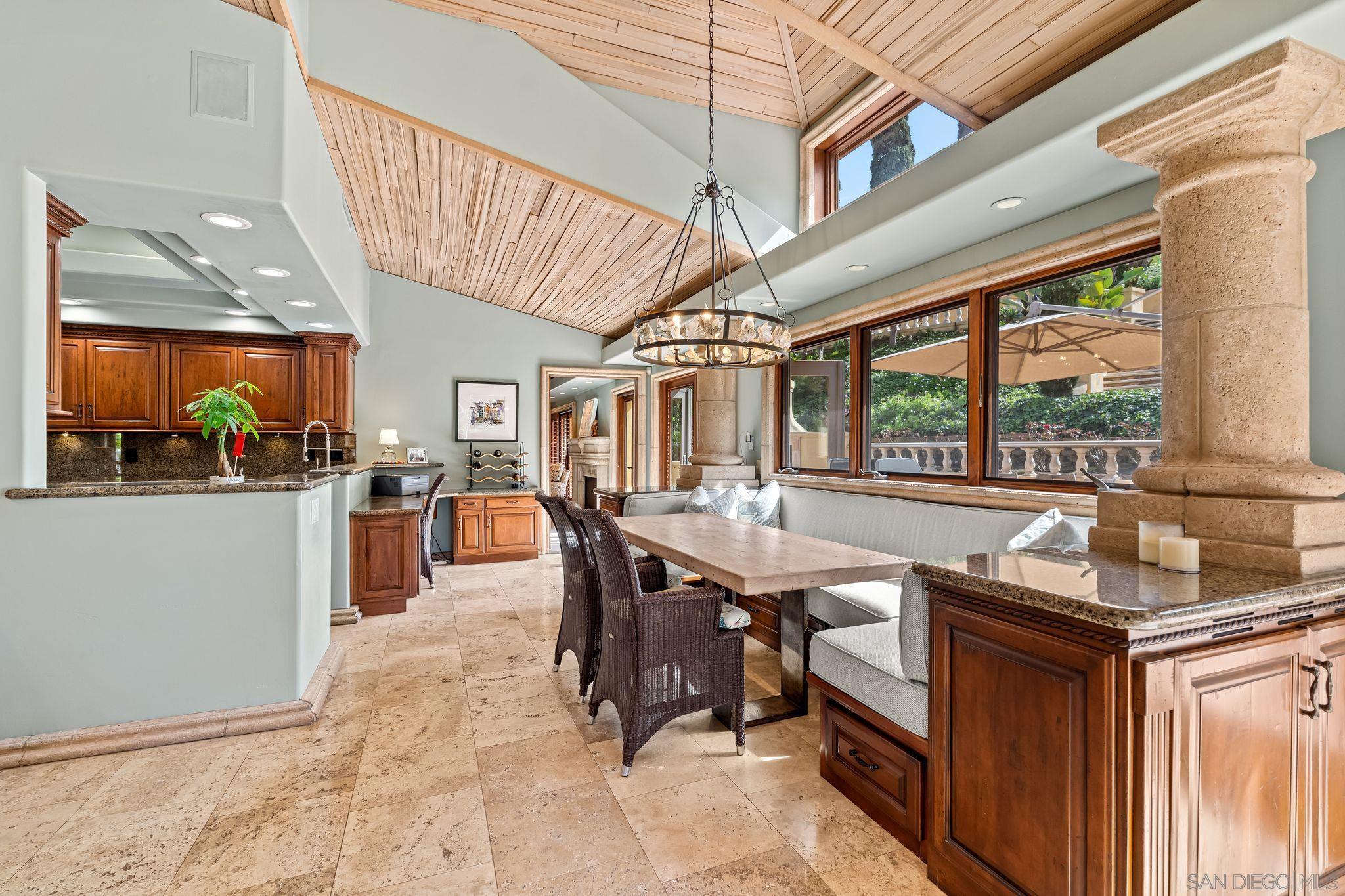 Detail Gallery Image 17 of 75 For 2969  Racetrack View, Del Mar,  CA 92014 - 4 Beds | 4 Baths