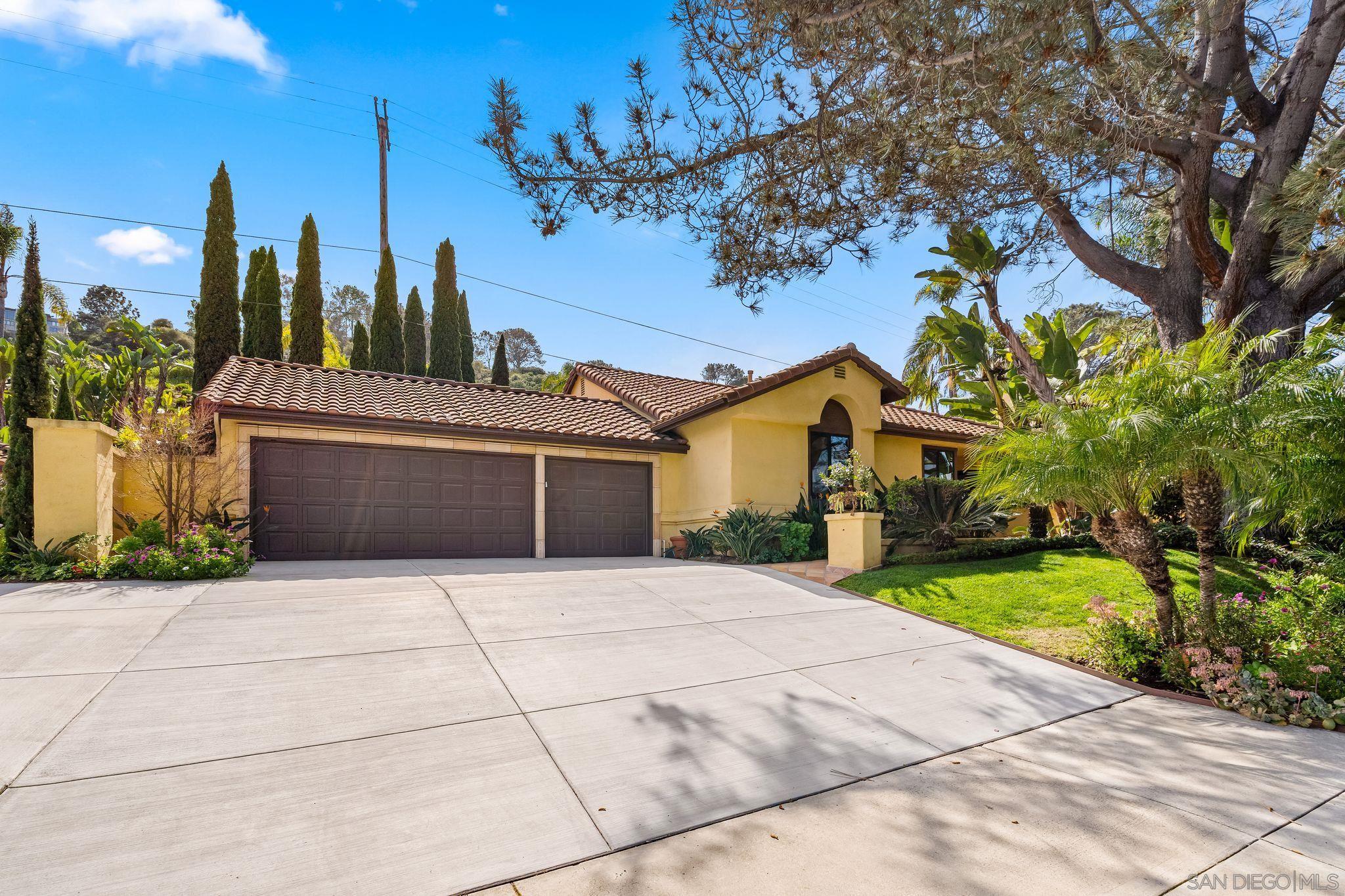 Detail Gallery Image 3 of 75 For 2969  Racetrack View, Del Mar,  CA 92014 - 4 Beds | 4 Baths