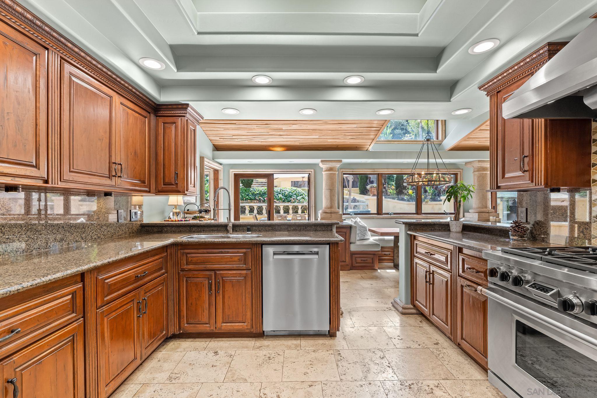 Detail Gallery Image 22 of 75 For 2969  Racetrack View, Del Mar,  CA 92014 - 4 Beds | 4 Baths