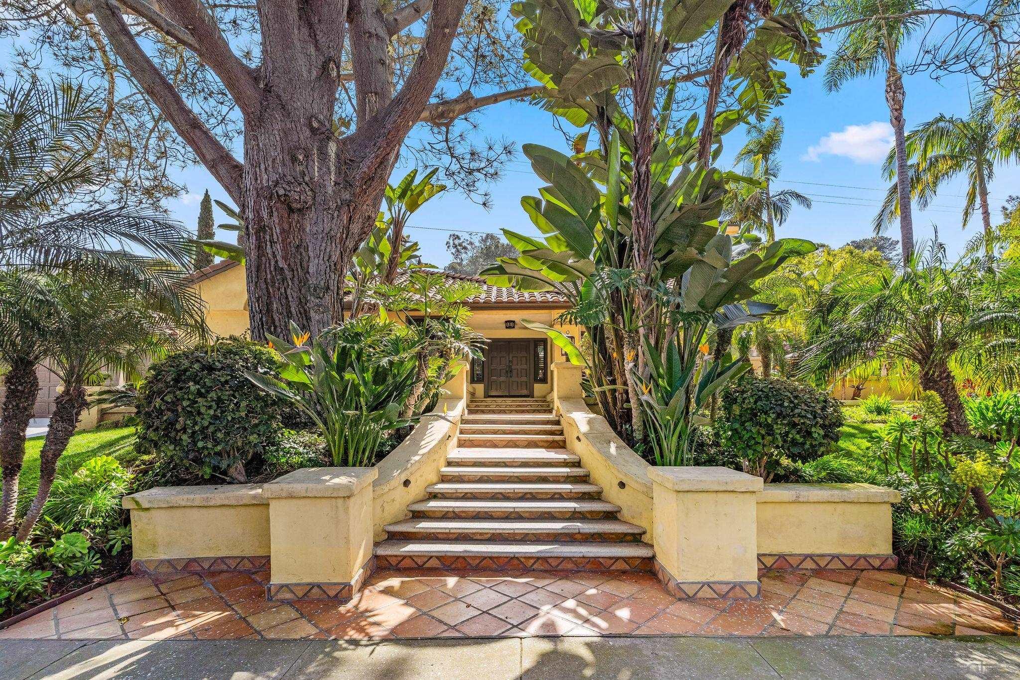 Detail Gallery Image 4 of 75 For 2969  Racetrack View, Del Mar,  CA 92014 - 4 Beds | 4 Baths