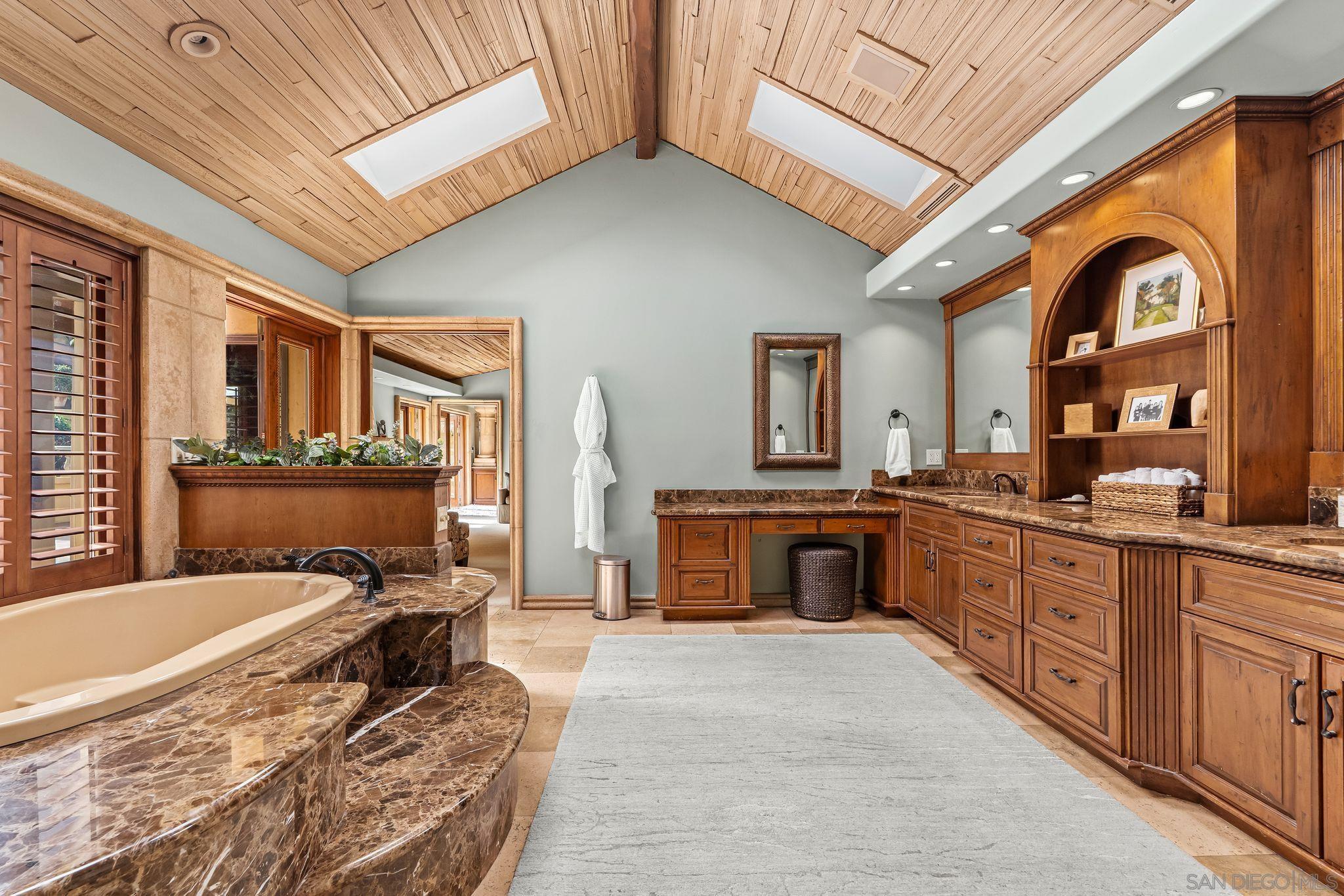 Detail Gallery Image 31 of 75 For 2969  Racetrack View, Del Mar,  CA 92014 - 4 Beds | 4 Baths