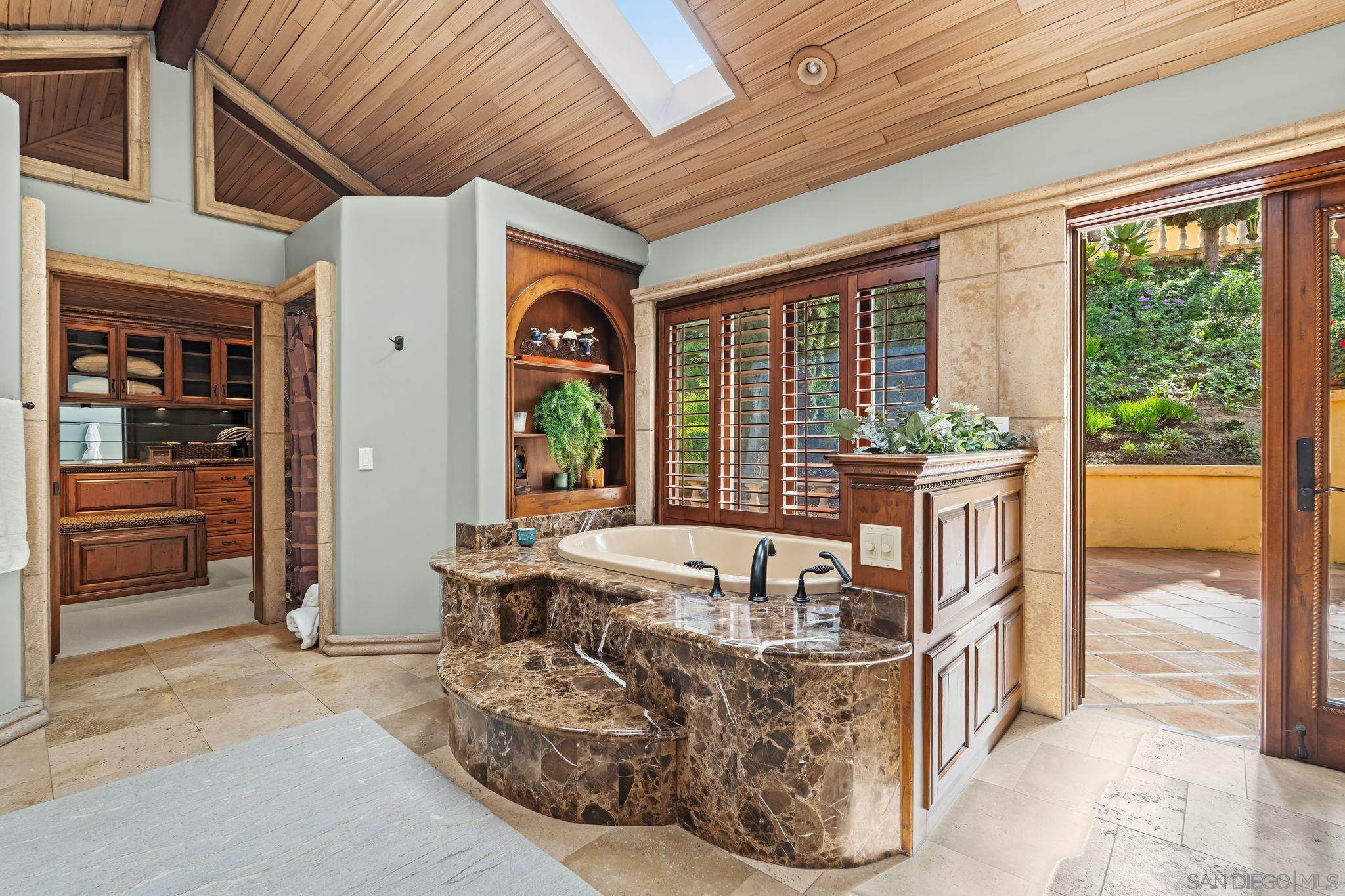 Detail Gallery Image 34 of 75 For 2969  Racetrack View, Del Mar,  CA 92014 - 4 Beds | 4 Baths