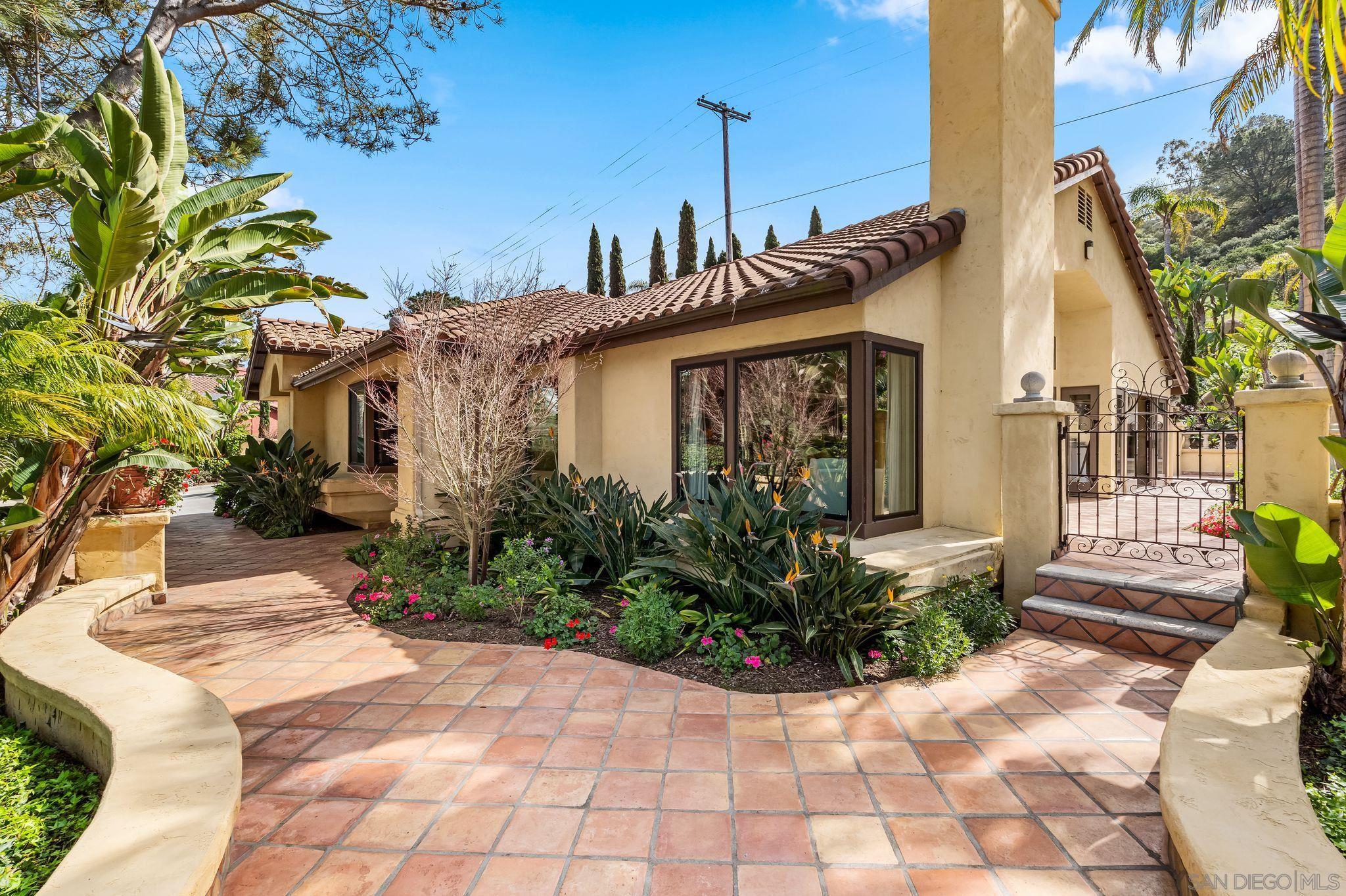 Detail Gallery Image 5 of 75 For 2969  Racetrack View, Del Mar,  CA 92014 - 4 Beds | 4 Baths