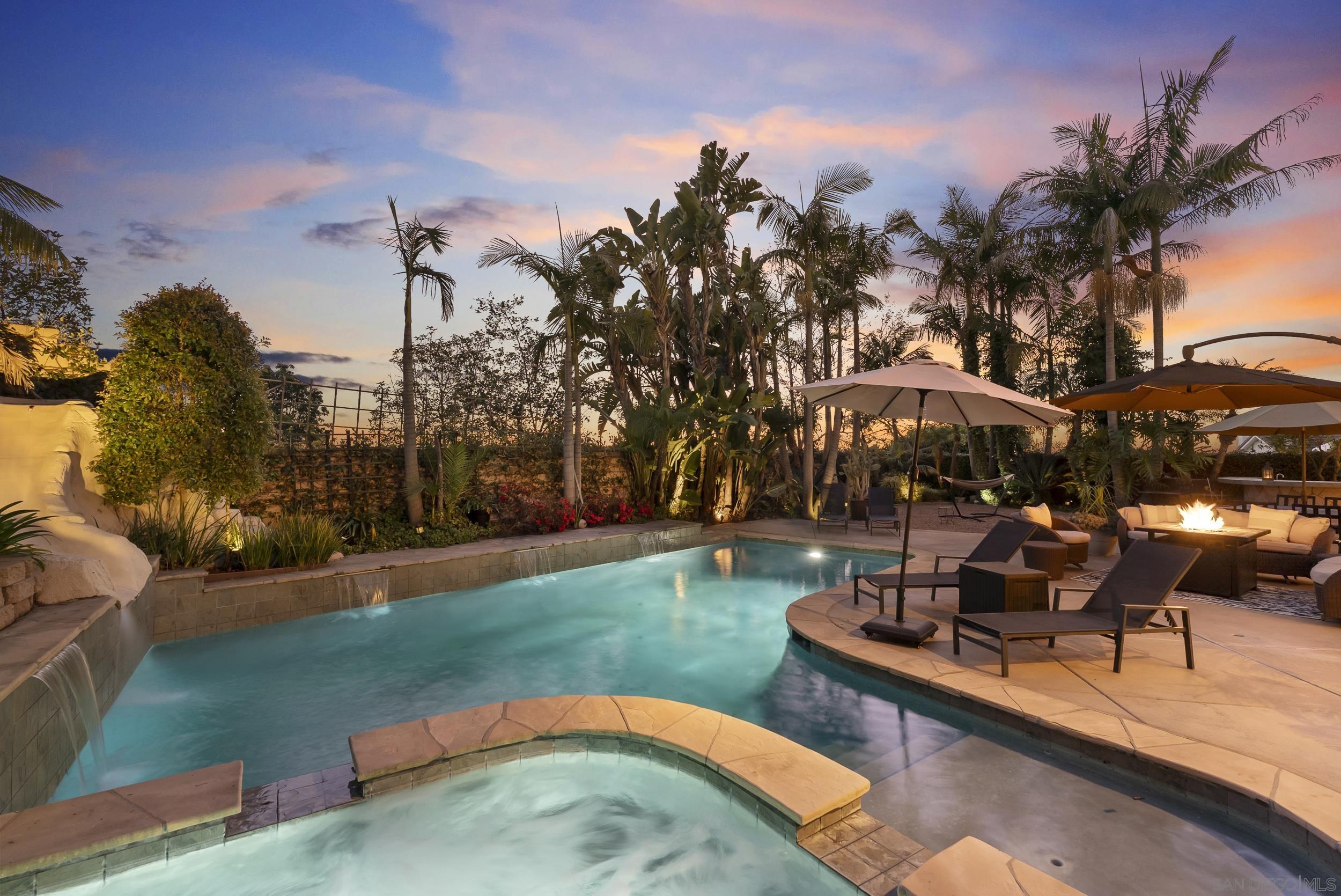 Detail Gallery Image 2 of 67 For 5255  Greenwillow Ln, San Diego,  CA 92130 - 7 Beds | 5/1 Baths