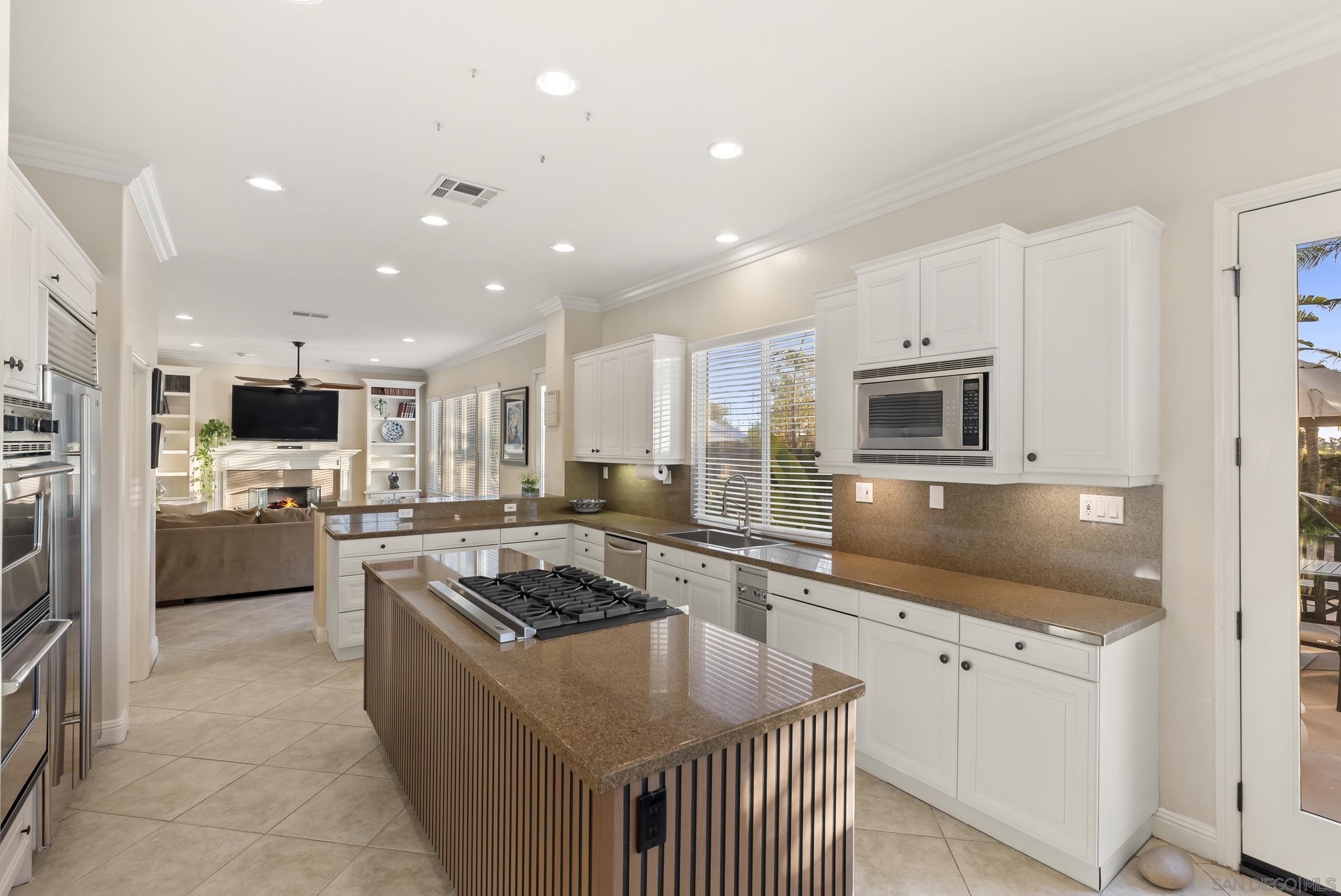 Detail Gallery Image 26 of 67 For 5255  Greenwillow Ln, San Diego,  CA 92130 - 7 Beds | 5/1 Baths