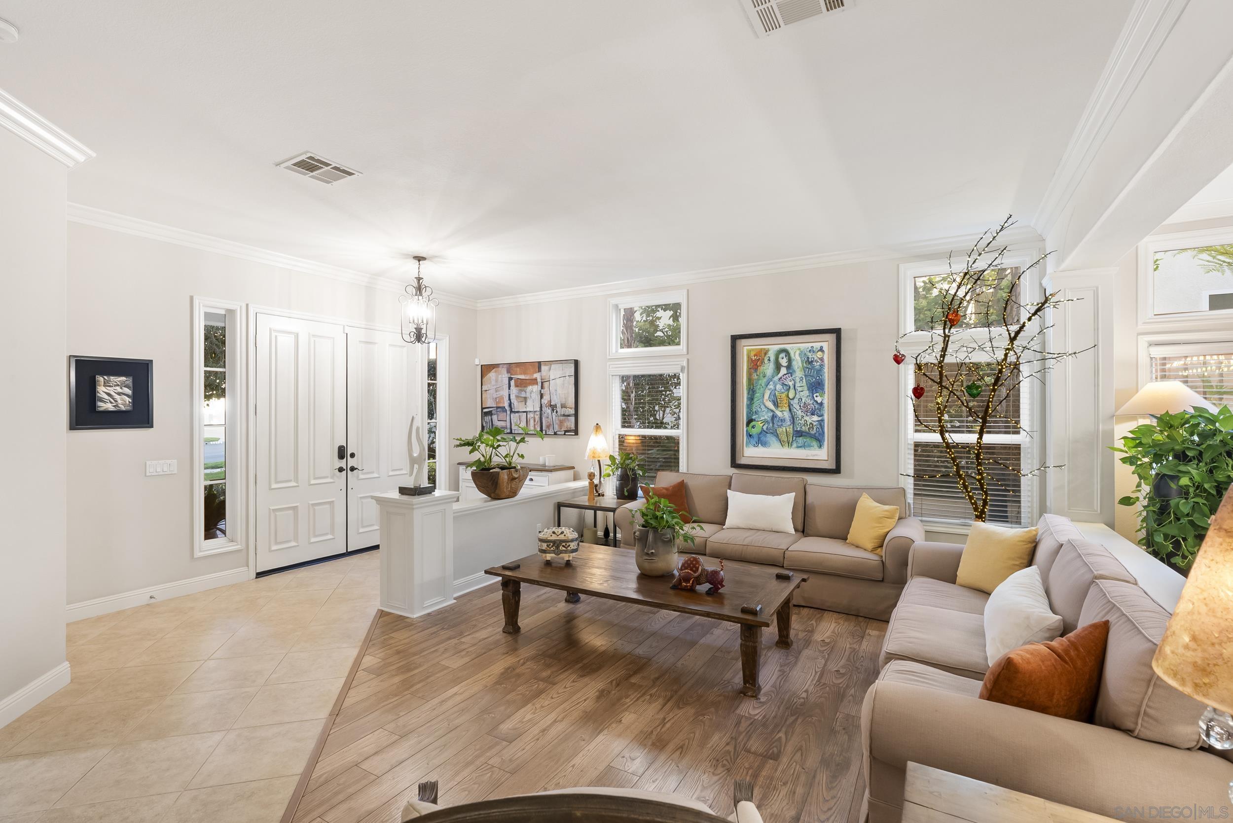 Detail Gallery Image 9 of 67 For 5255  Greenwillow Ln, San Diego,  CA 92130 - 7 Beds | 5/1 Baths