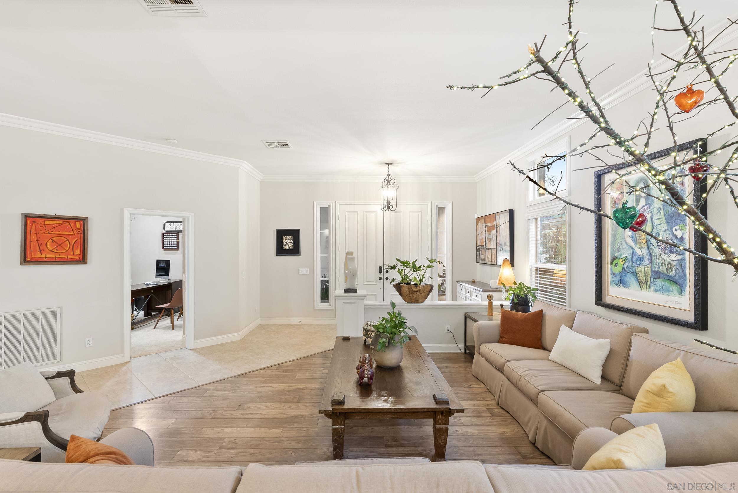 Detail Gallery Image 10 of 67 For 5255  Greenwillow Ln, San Diego,  CA 92130 - 7 Beds | 5/1 Baths