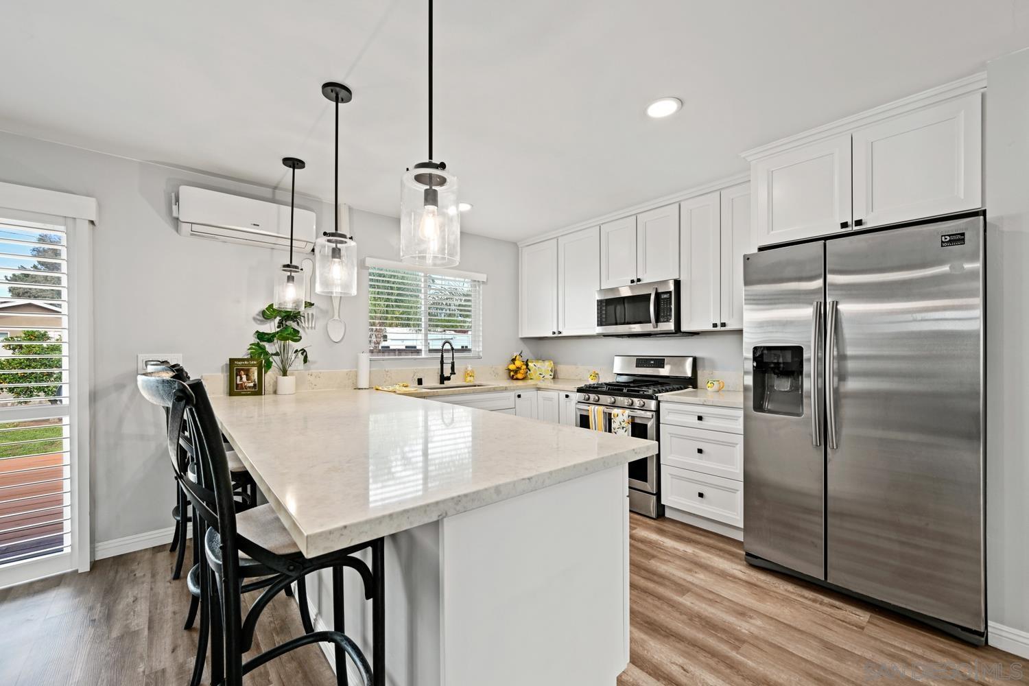 Detail Gallery Image 6 of 14 For 1526  Greenfield Dr, El Cajon,  CA 92021 - 2 Beds | 1 Baths