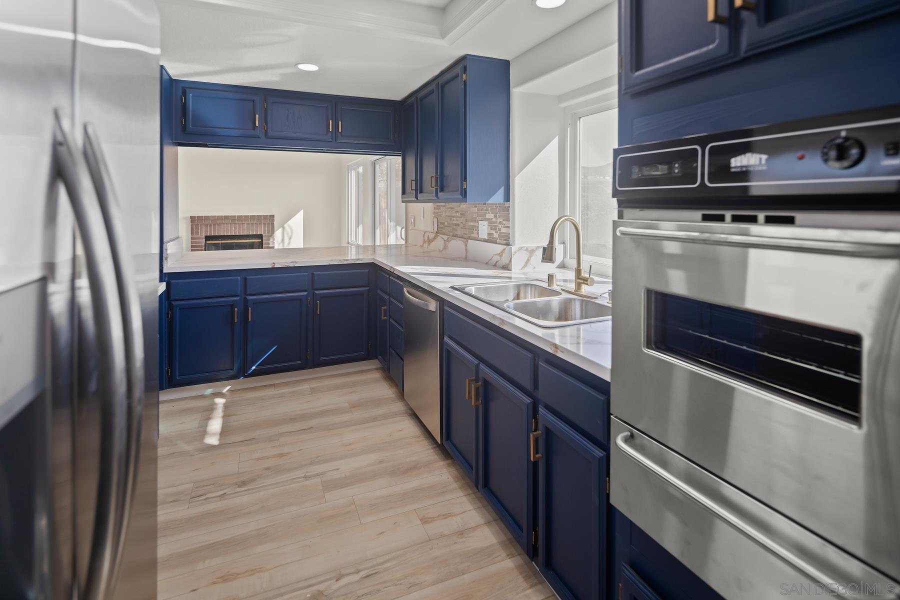 Detail Gallery Image 12 of 49 For 10167  Bluestone Court, Spring Valley,  CA 91977 - 3 Beds | 3 Baths