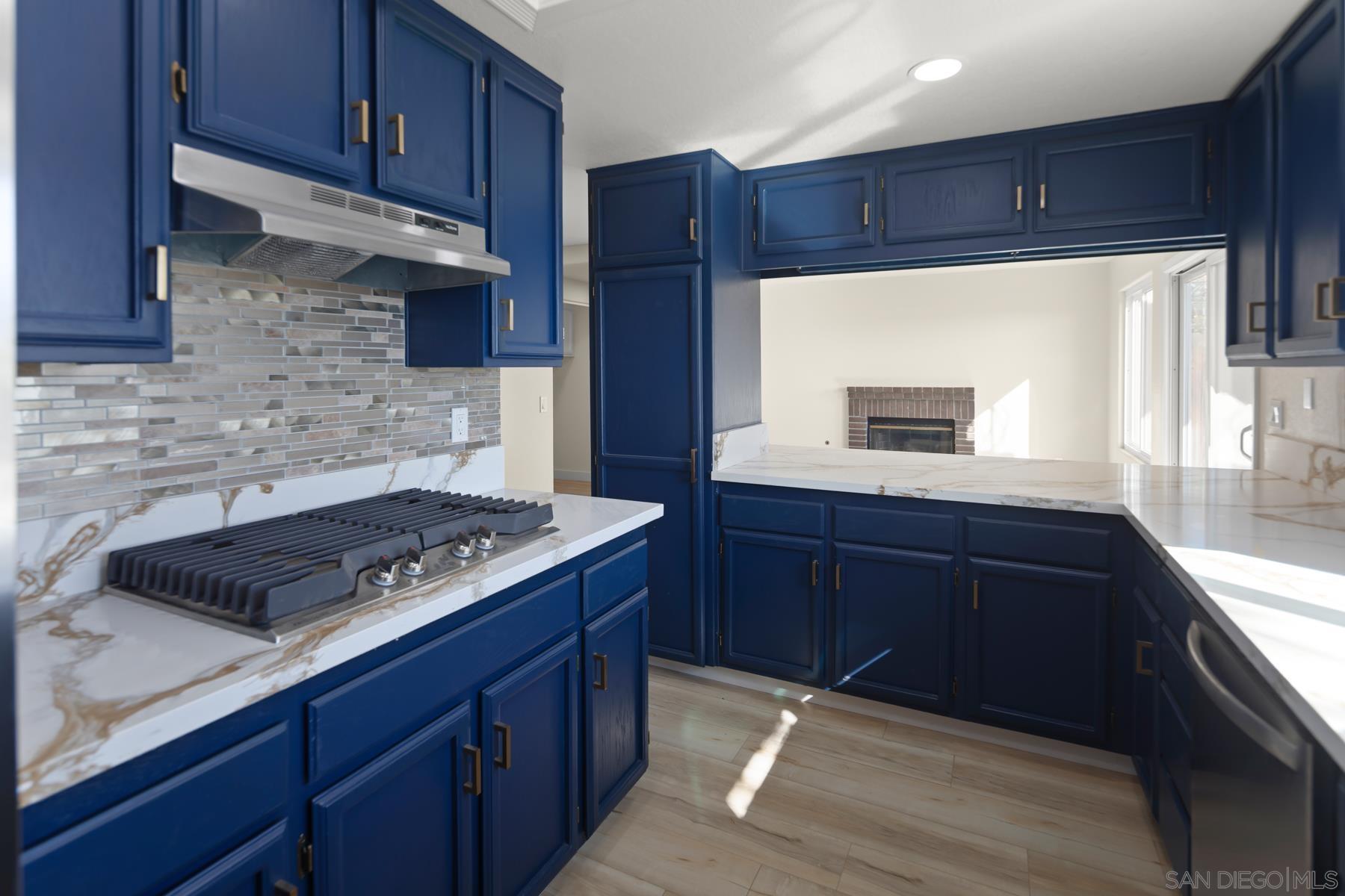 Detail Gallery Image 14 of 49 For 10167  Bluestone Court, Spring Valley,  CA 91977 - 3 Beds | 3 Baths