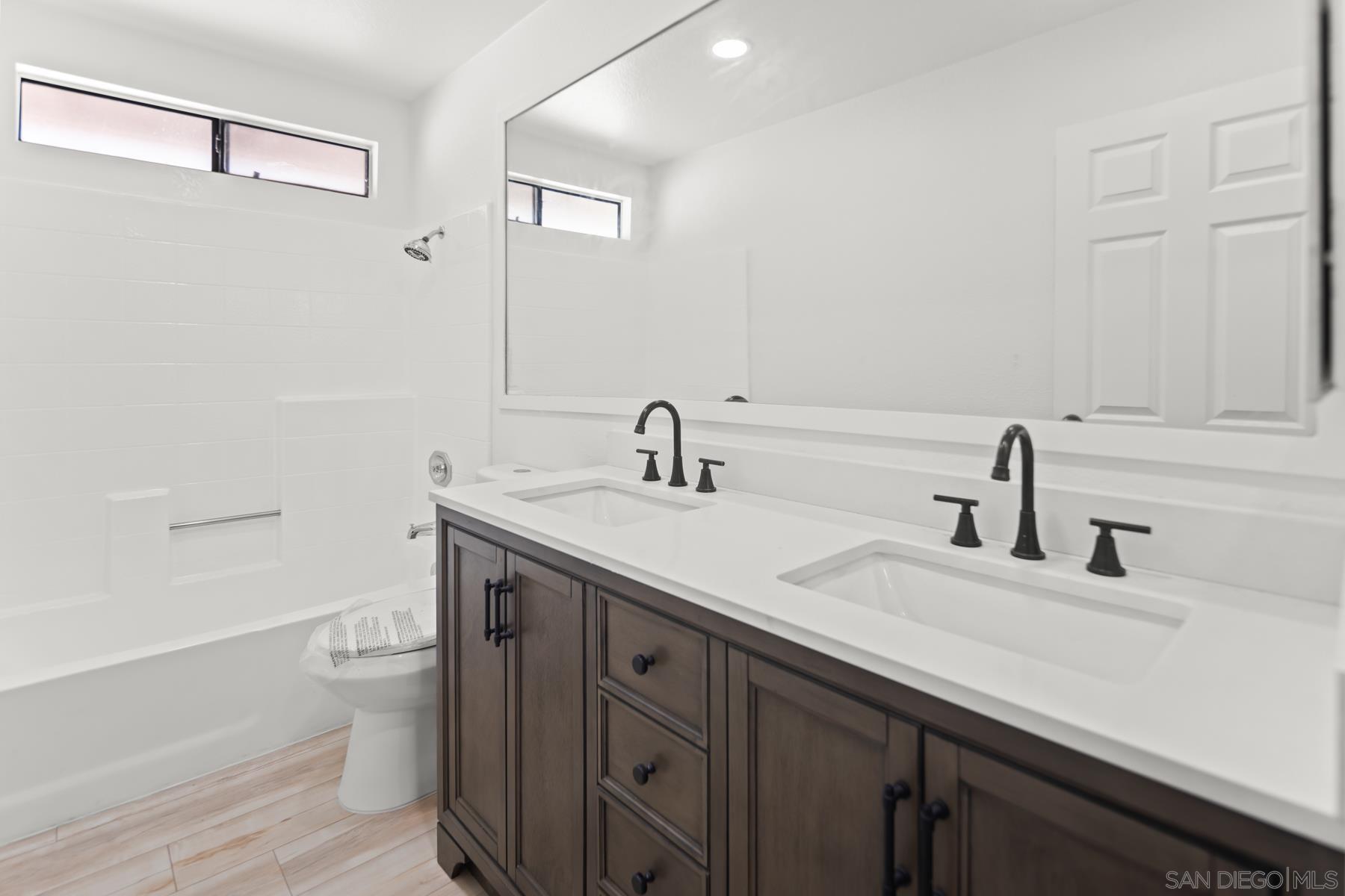 Detail Gallery Image 17 of 49 For 10167  Bluestone Court, Spring Valley,  CA 91977 - 3 Beds | 3 Baths