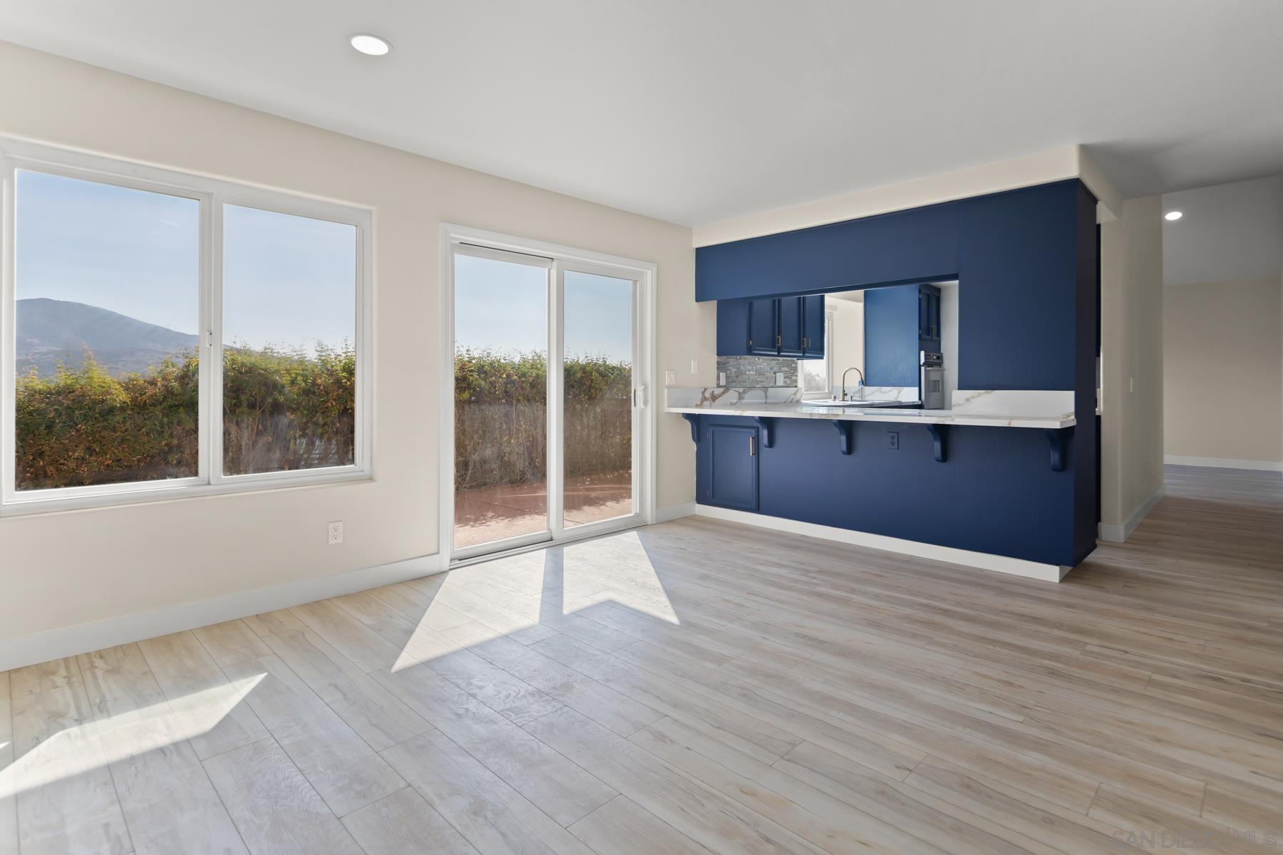 Detail Gallery Image 7 of 49 For 10167  Bluestone Court, Spring Valley,  CA 91977 - 3 Beds | 3 Baths