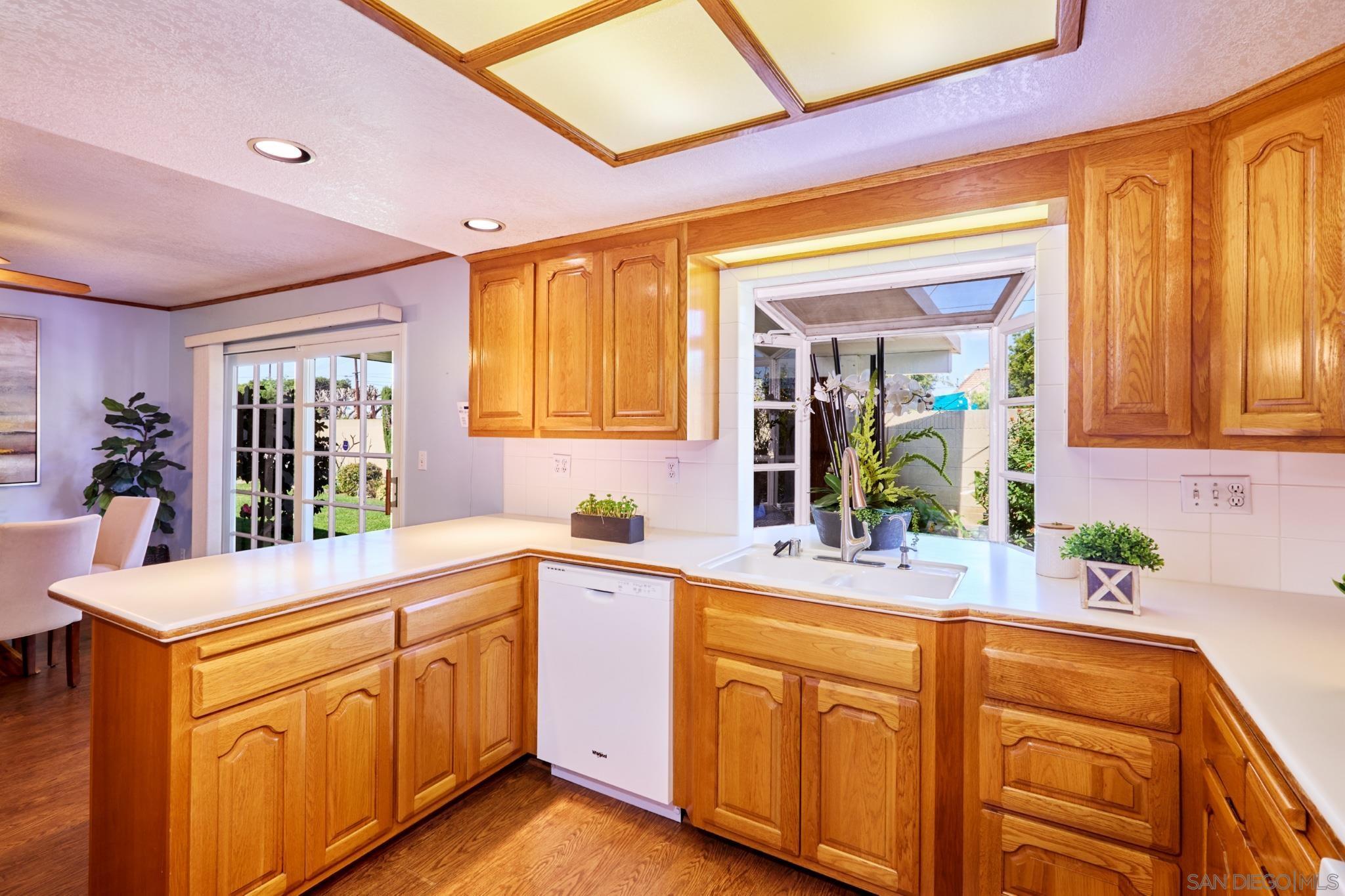 Detail Gallery Image 10 of 24 For 4811  Newman Avenue, Cypress,  CA 90630 - 4 Beds | 2 Baths