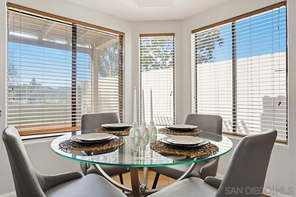 Detail Gallery Image 12 of 35 For 11753  Avenida Sivrita, San Diego,  CA 92128 - 5 Beds | 2/1 Baths