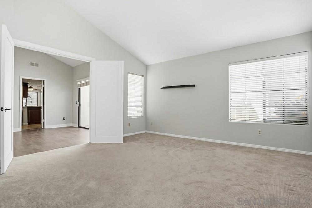 Detail Gallery Image 14 of 35 For 11753  Avenida Sivrita, San Diego,  CA 92128 - 5 Beds | 2/1 Baths