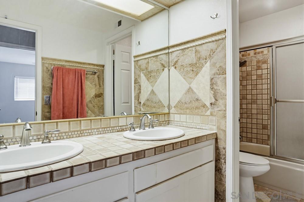 Detail Gallery Image 28 of 35 For 11753  Avenida Sivrita, San Diego,  CA 92128 - 5 Beds | 2/1 Baths