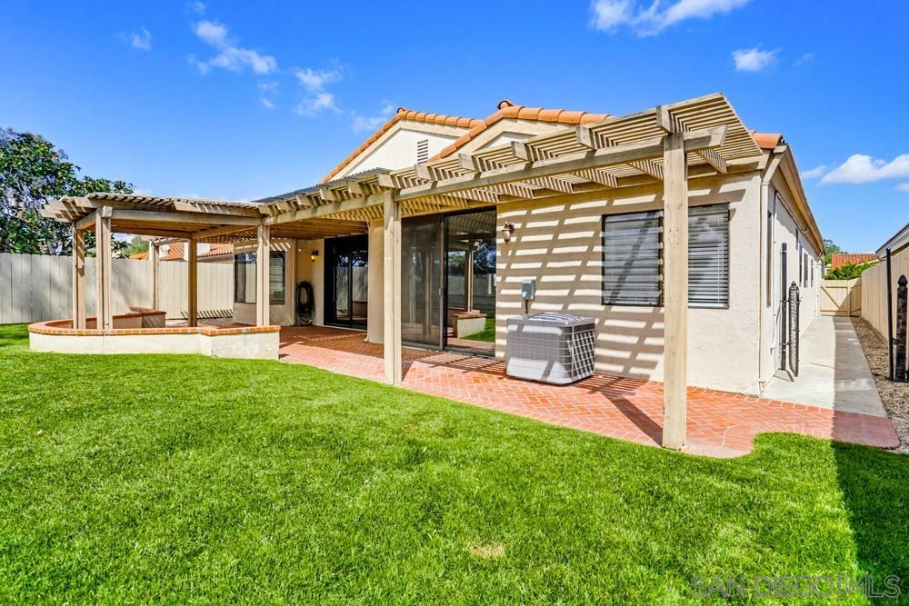 Detail Gallery Image 33 of 35 For 11753  Avenida Sivrita, San Diego,  CA 92128 - 5 Beds | 2/1 Baths