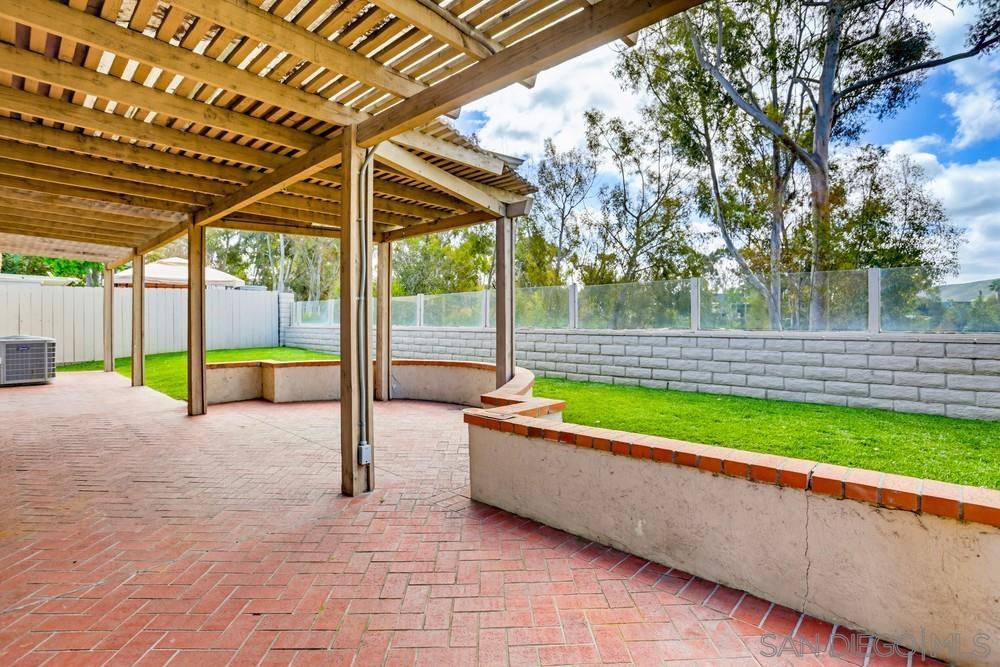 Detail Gallery Image 34 of 35 For 11753  Avenida Sivrita, San Diego,  CA 92128 - 5 Beds | 2/1 Baths