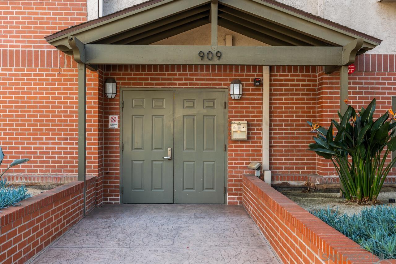 Detail Gallery Image 3 of 29 For 909  Sutter St  #202,  San Diego,  CA 92103 - 2 Beds | 2 Baths