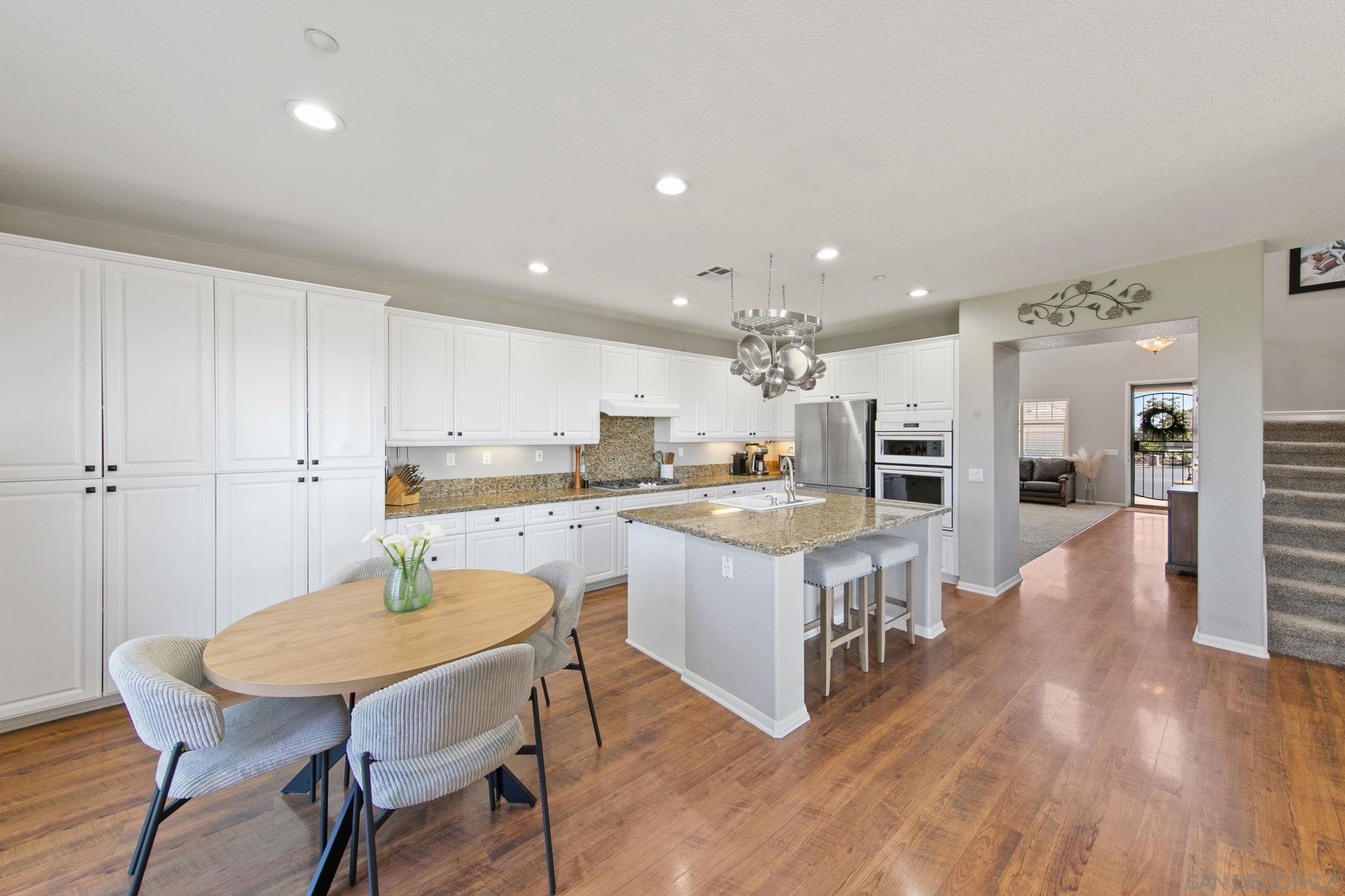 Detail Gallery Image 23 of 71 For 27869  Dogwood Gln, Escondido,  CA 92026 - 5 Beds | 3 Baths