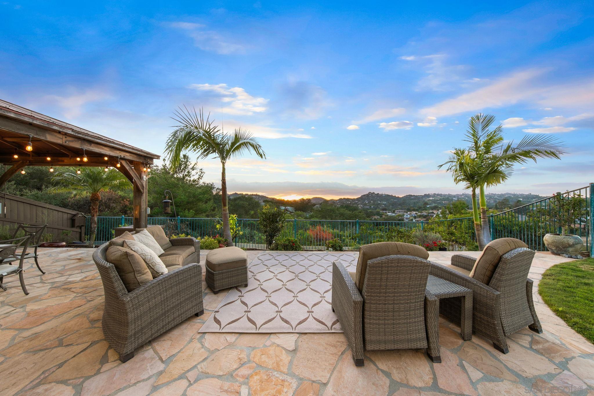 Detail Gallery Image 24 of 71 For 27869  Dogwood Gln, Escondido,  CA 92026 - 5 Beds | 3 Baths