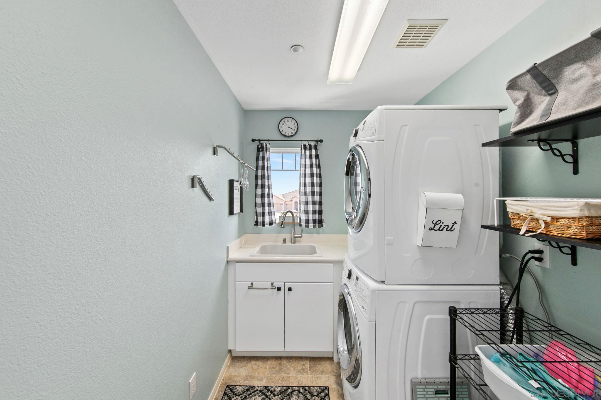 Detail Gallery Image 36 of 71 For 27869  Dogwood Gln, Escondido,  CA 92026 - 5 Beds | 3 Baths