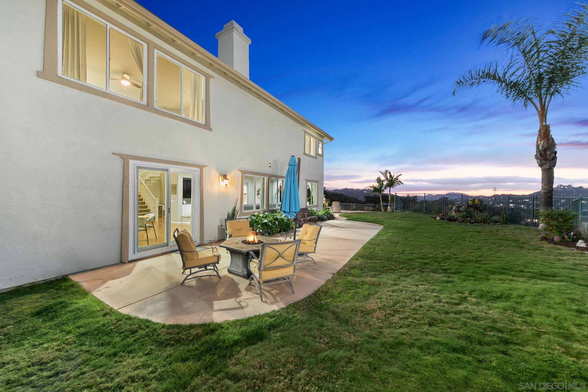 Detail Gallery Image 5 of 71 For 27869  Dogwood Gln, Escondido,  CA 92026 - 5 Beds | 3 Baths