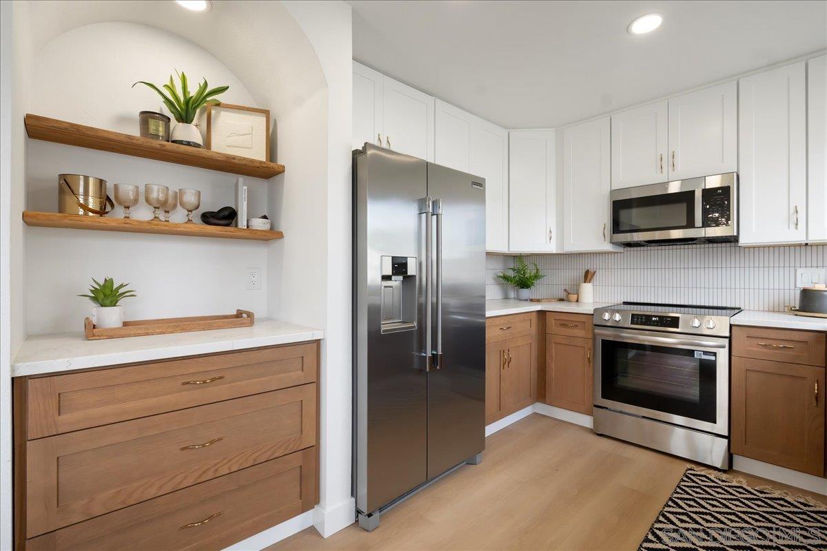 Front Image Thumbnail for SD260005733