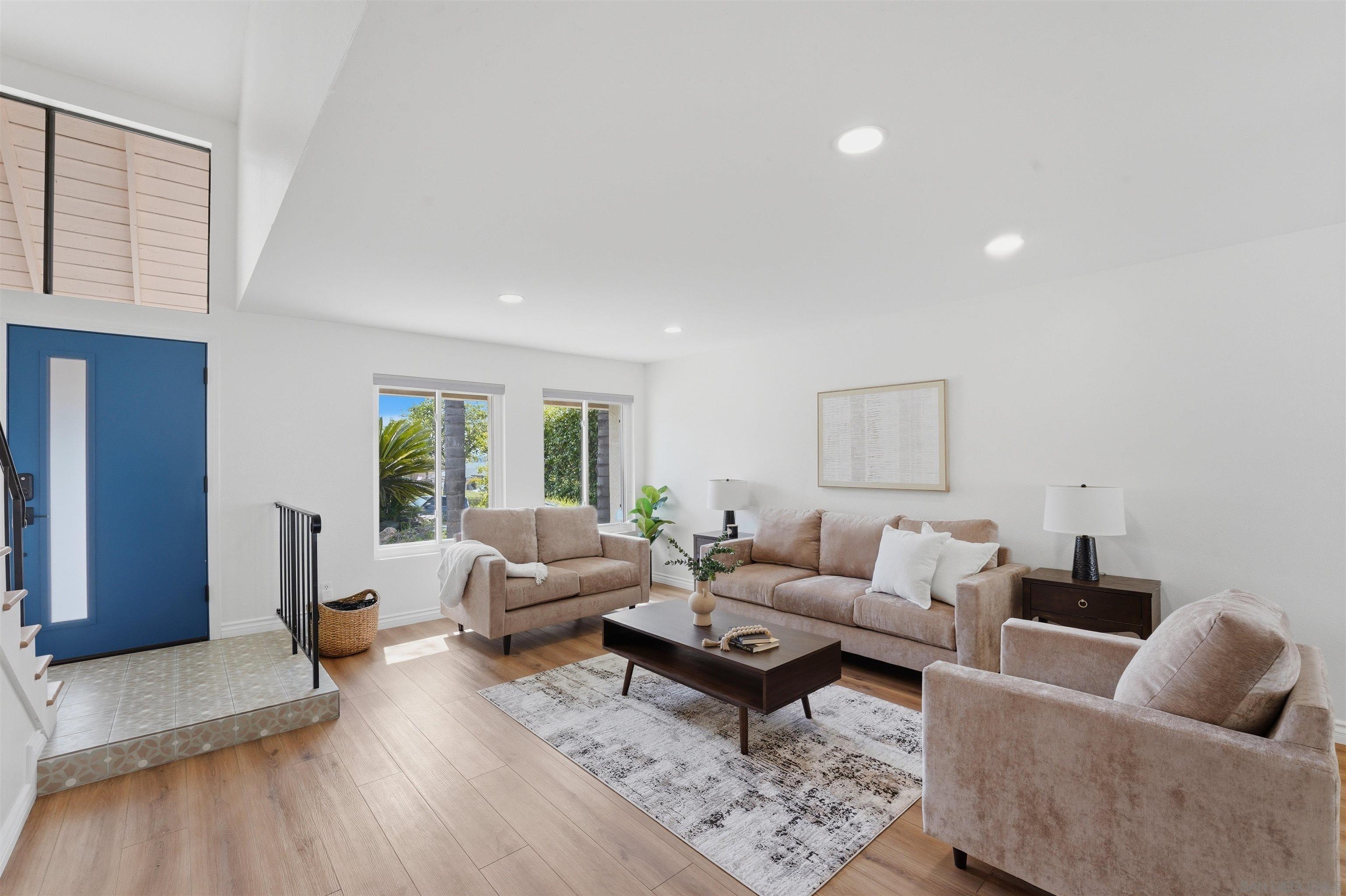 Front Image Thumbnail for SD260005742