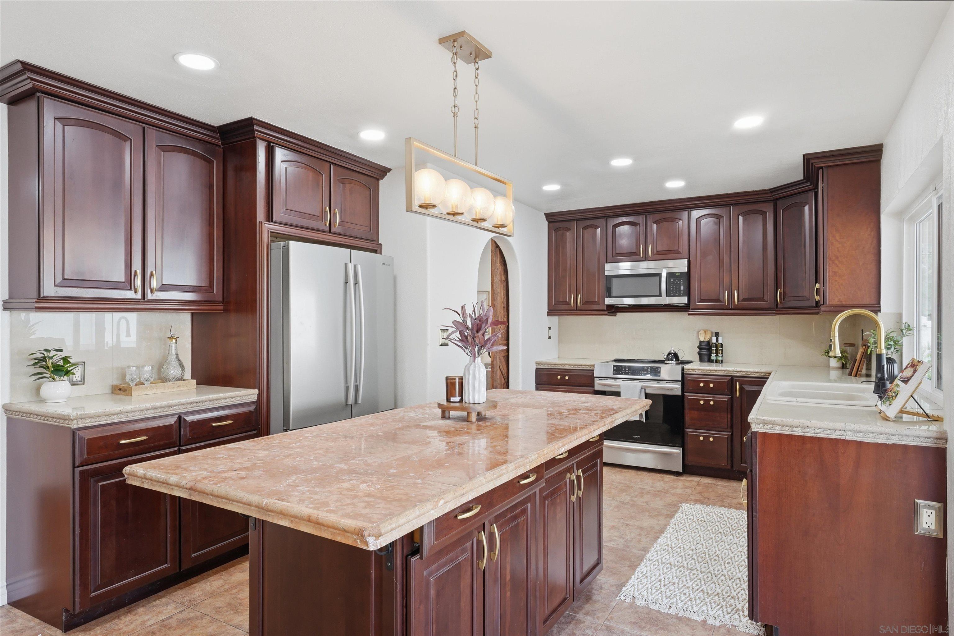 Detail Gallery Image 6 of 21 For 1929  Duke St, Chula Vista,  CA 91913 - 4 Beds | 2/1 Baths