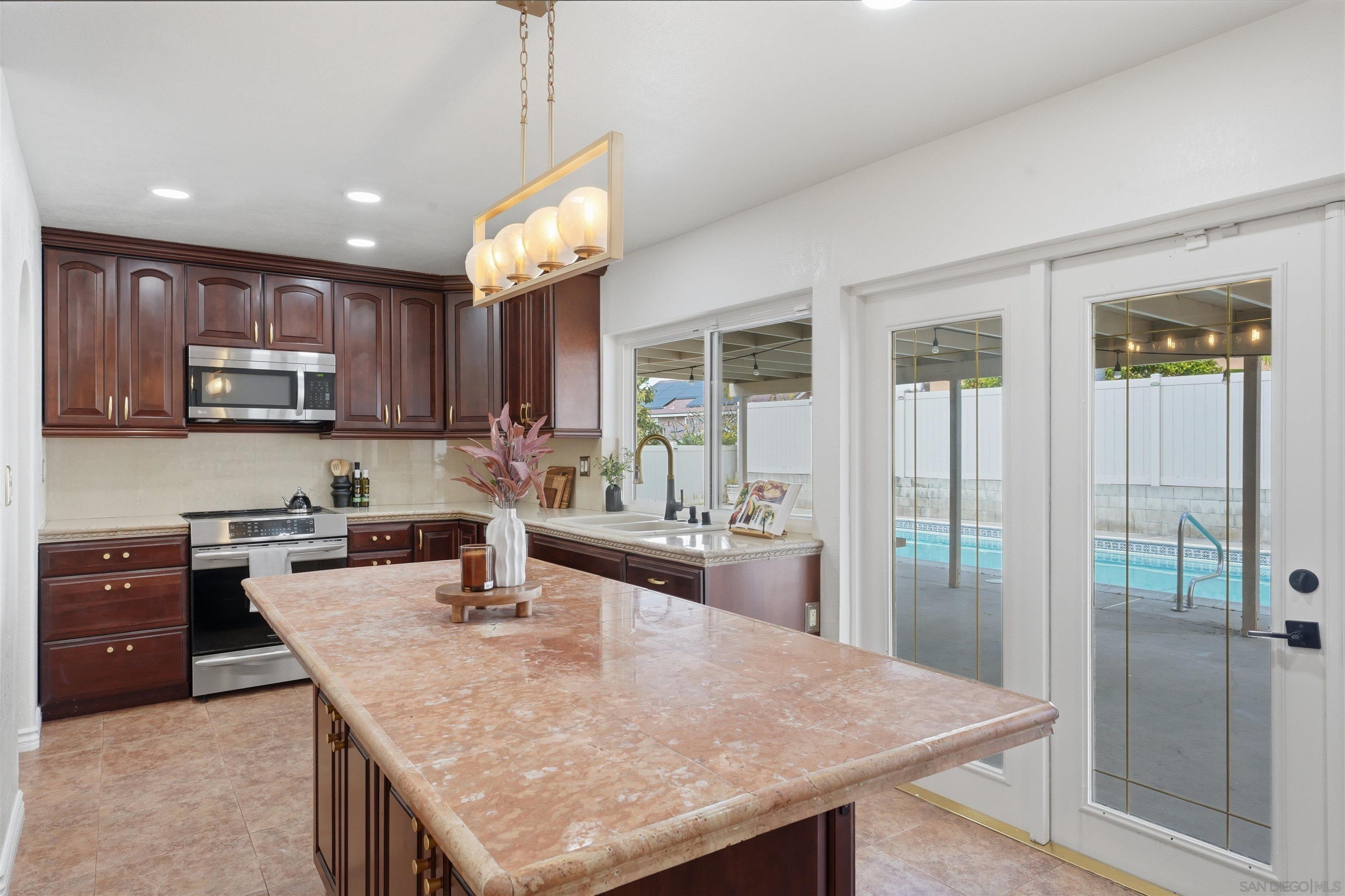 Detail Gallery Image 7 of 21 For 1929  Duke St, Chula Vista,  CA 91913 - 4 Beds | 2/1 Baths