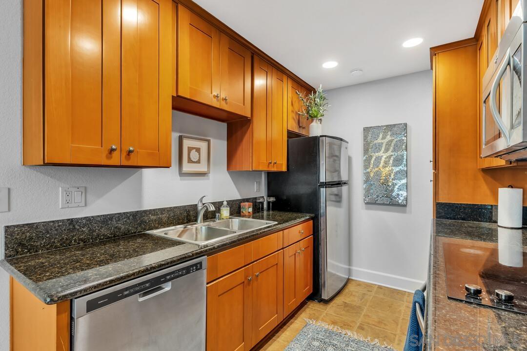 Detail Gallery Image 4 of 34 For 3116  via Alicante  #G,  La Jolla,  CA 92037 - 1 Beds | 1 Baths