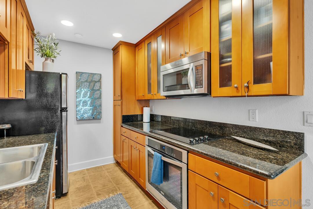 Detail Gallery Image 5 of 34 For 3116  via Alicante  #G,  La Jolla,  CA 92037 - 1 Beds | 1 Baths