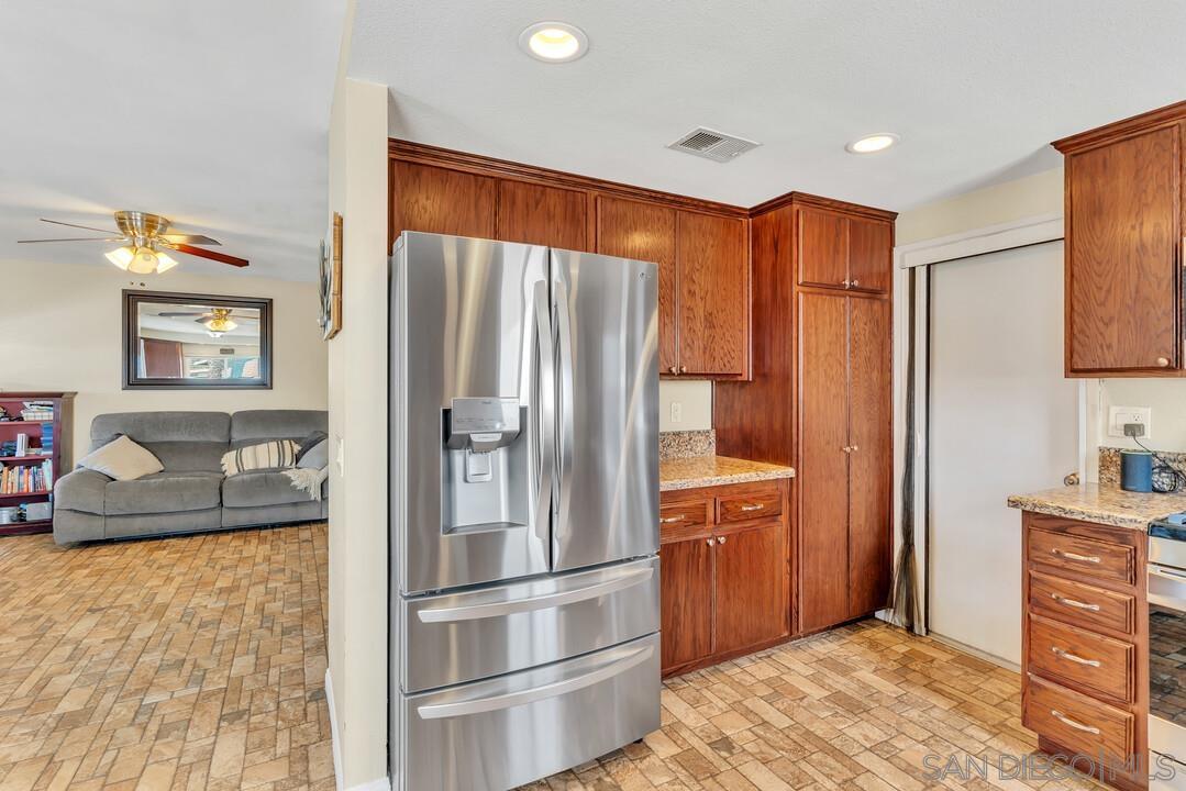 Detail Gallery Image 14 of 40 For 9219  via De Amor, Santee,  CA 92071 - 3 Beds | 2 Baths