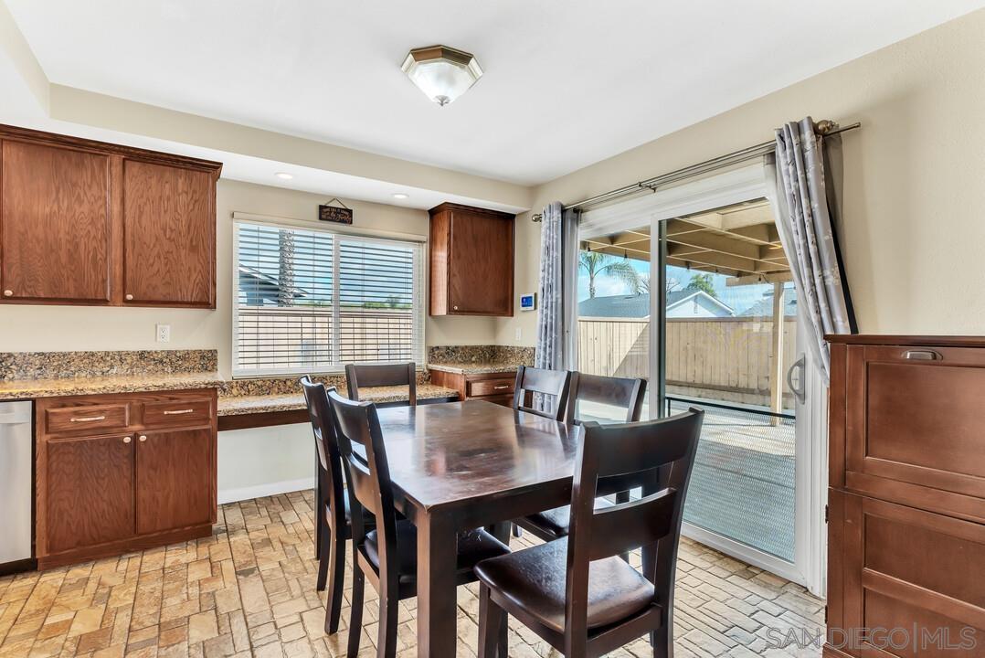 Detail Gallery Image 7 of 40 For 9219  via De Amor, Santee,  CA 92071 - 3 Beds | 2 Baths