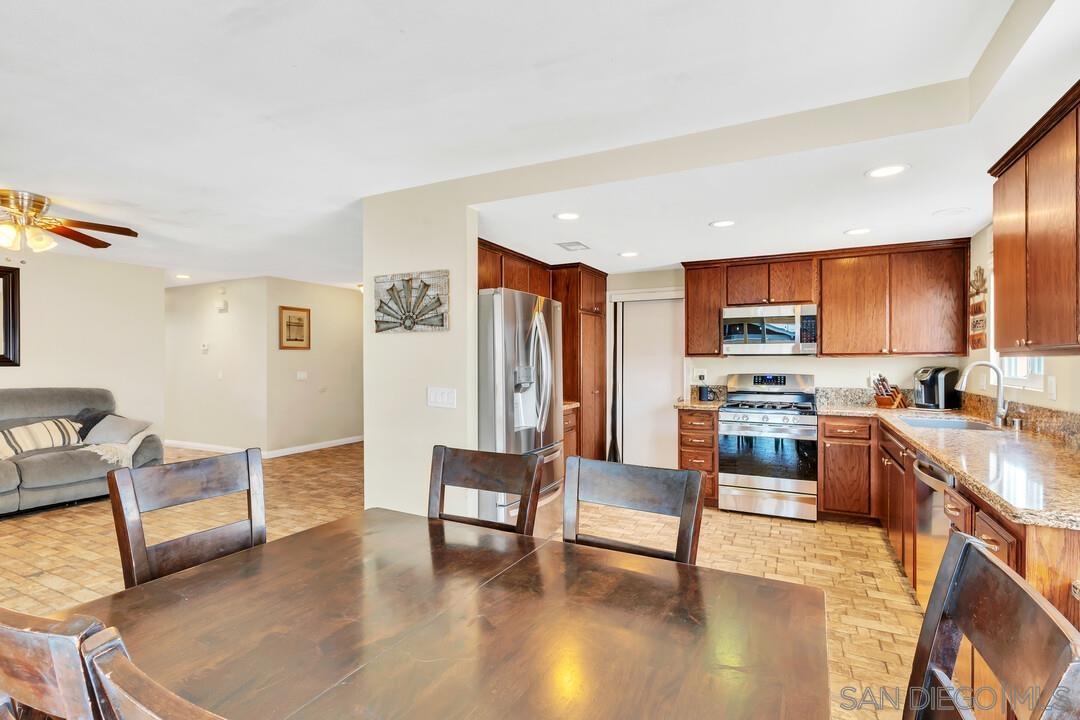 Detail Gallery Image 9 of 40 For 9219  via De Amor, Santee,  CA 92071 - 3 Beds | 2 Baths