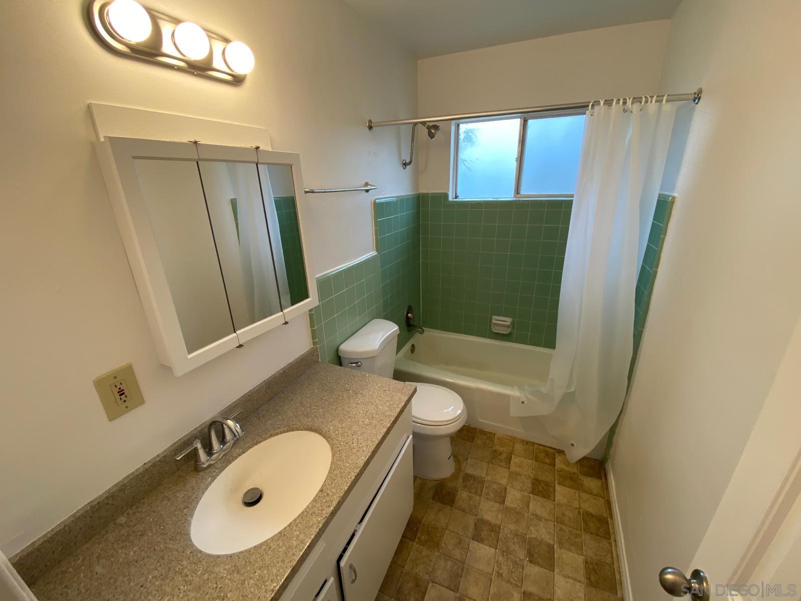 Detail Gallery Image 15 of 17 For 939 E 7th Ave, Escondido,  CA 92025 - 2 Beds | 1 Baths