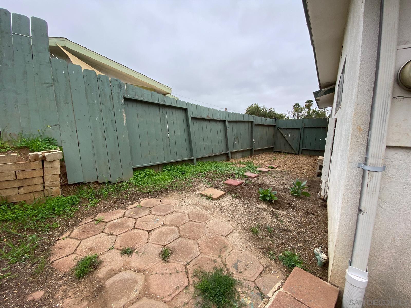 Detail Gallery Image 4 of 17 For 939 E 7th Ave, Escondido,  CA 92025 - 2 Beds | 1 Baths