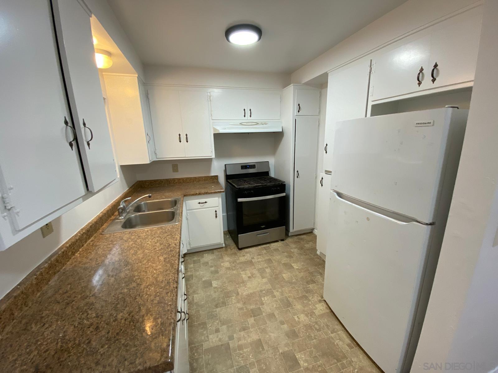 Detail Gallery Image 9 of 17 For 939 E 7th Ave, Escondido,  CA 92025 - 2 Beds | 1 Baths