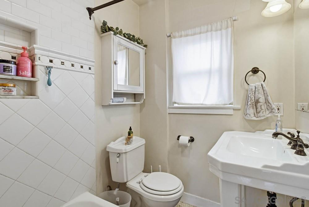 Detail Gallery Image 33 of 55 For 4454 - 4458 N 41st St, San Diego,  CA 92116 - 4 Beds | 2 Baths