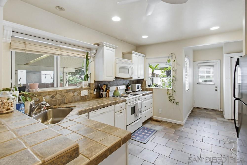 Detail Gallery Image 10 of 55 For 4454 - 4458 N 41st St, San Diego,  CA 92116 - 4 Beds | 2 Baths