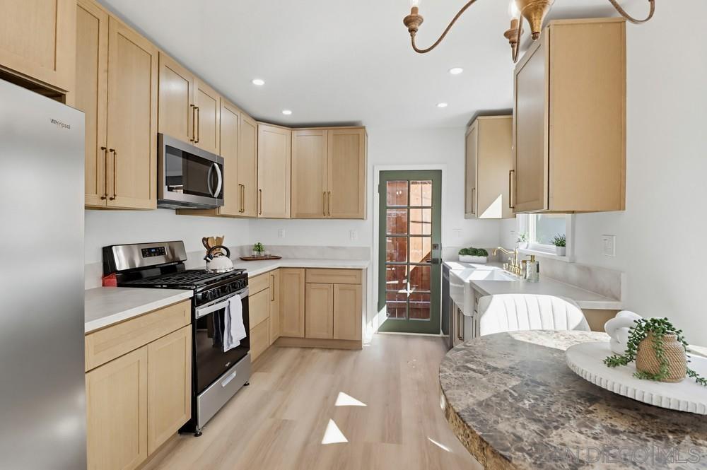 Detail Gallery Image 13 of 37 For 4722  Oregon Street, San Diego,  CA 92116 - 2 Beds | 1 Baths